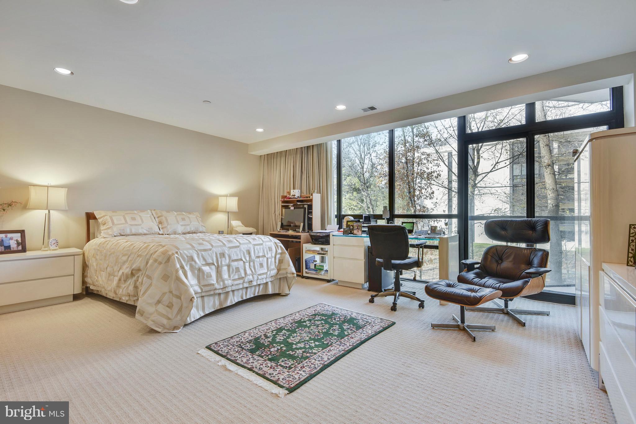 PAVILION IN THE PARK - Residential