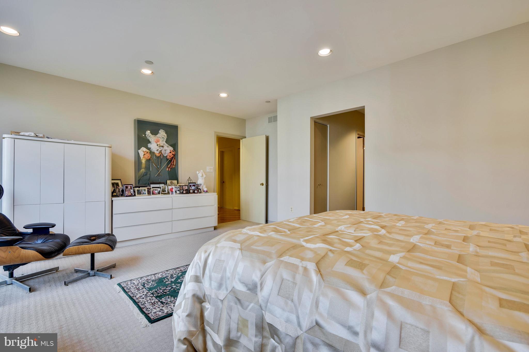 PAVILION IN THE PARK - Residential