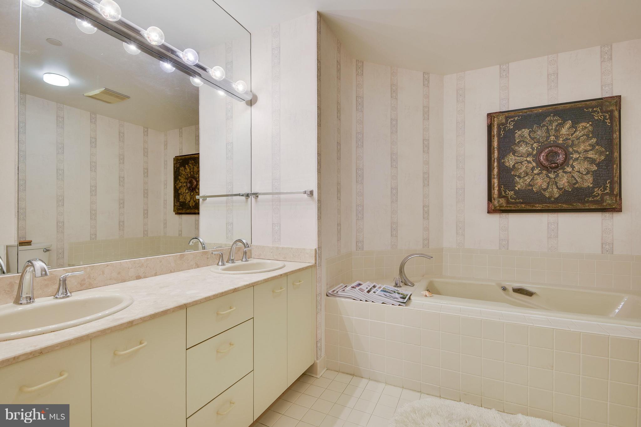 PAVILION IN THE PARK - Residential