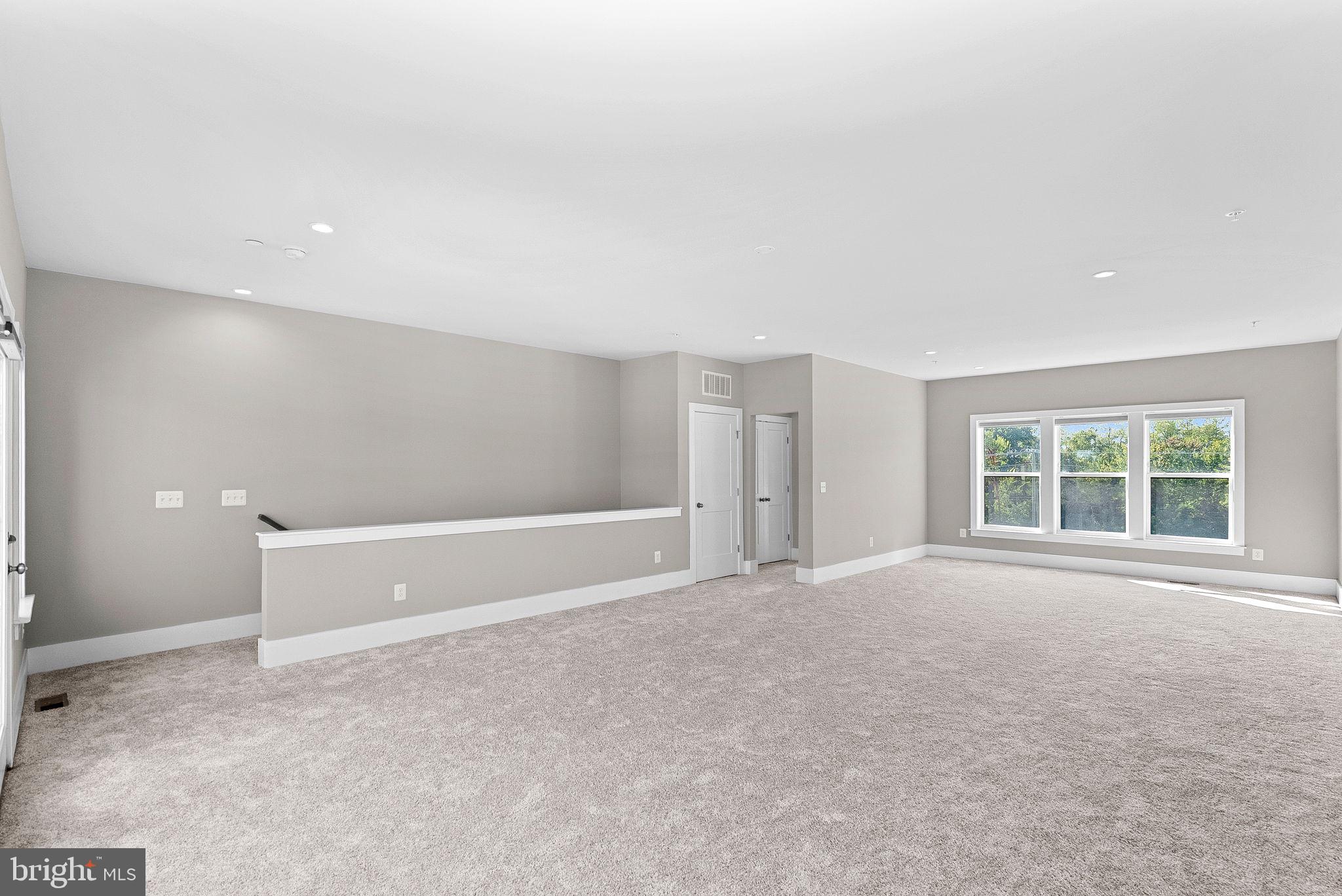 ASHBURN OVERLOOK - Residential Lease