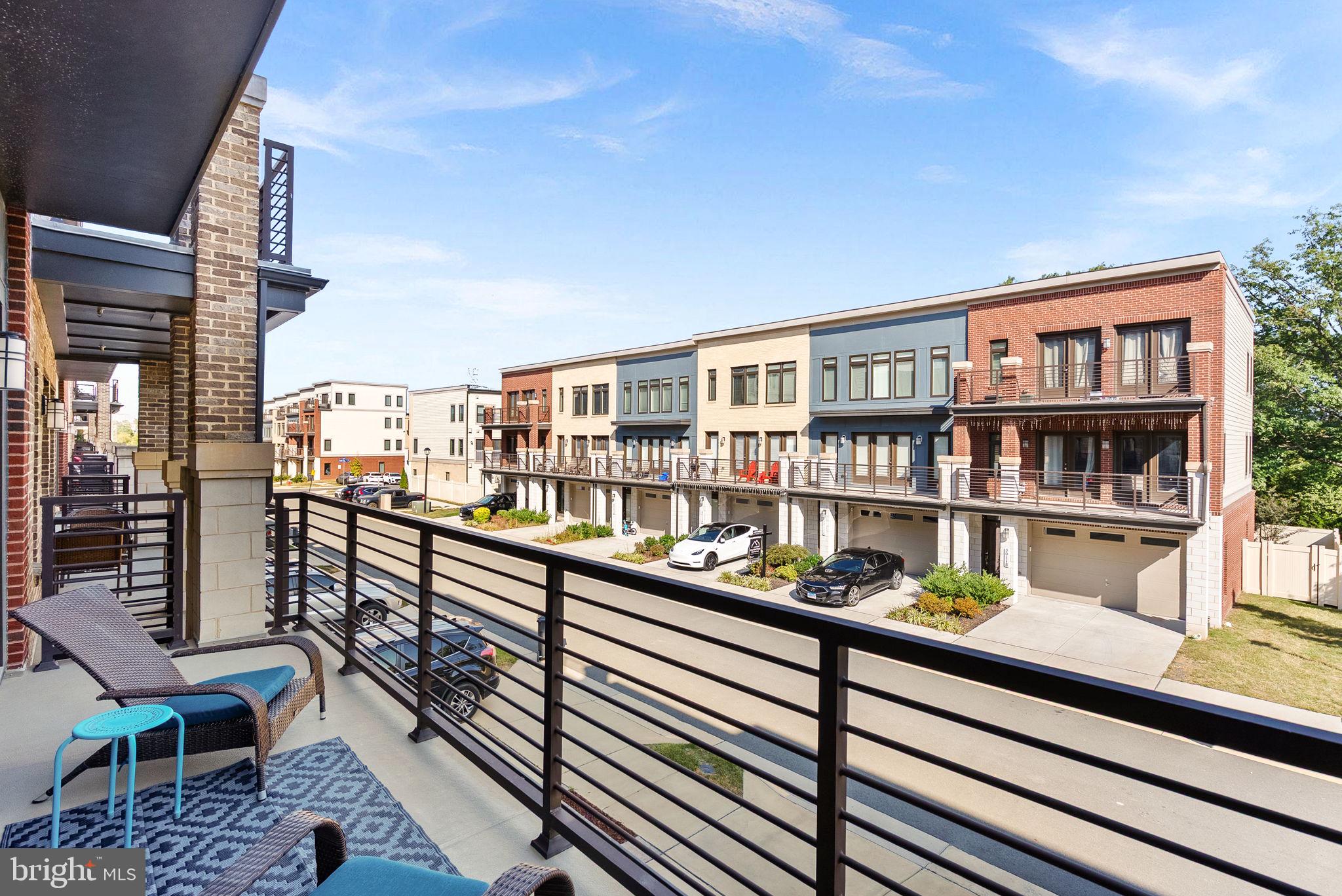 ASHBURN OVERLOOK - Residential Lease