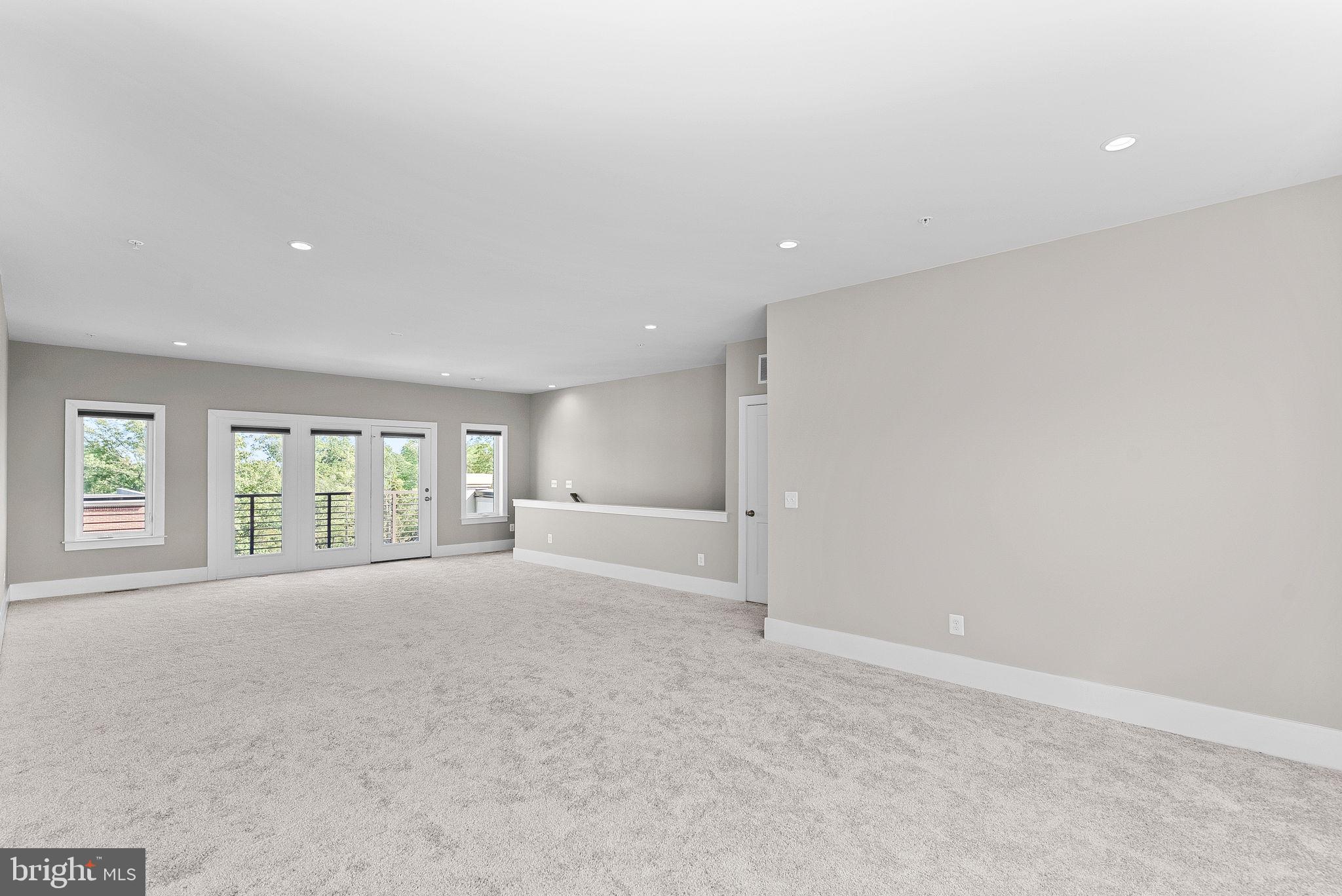 ASHBURN OVERLOOK - Residential Lease