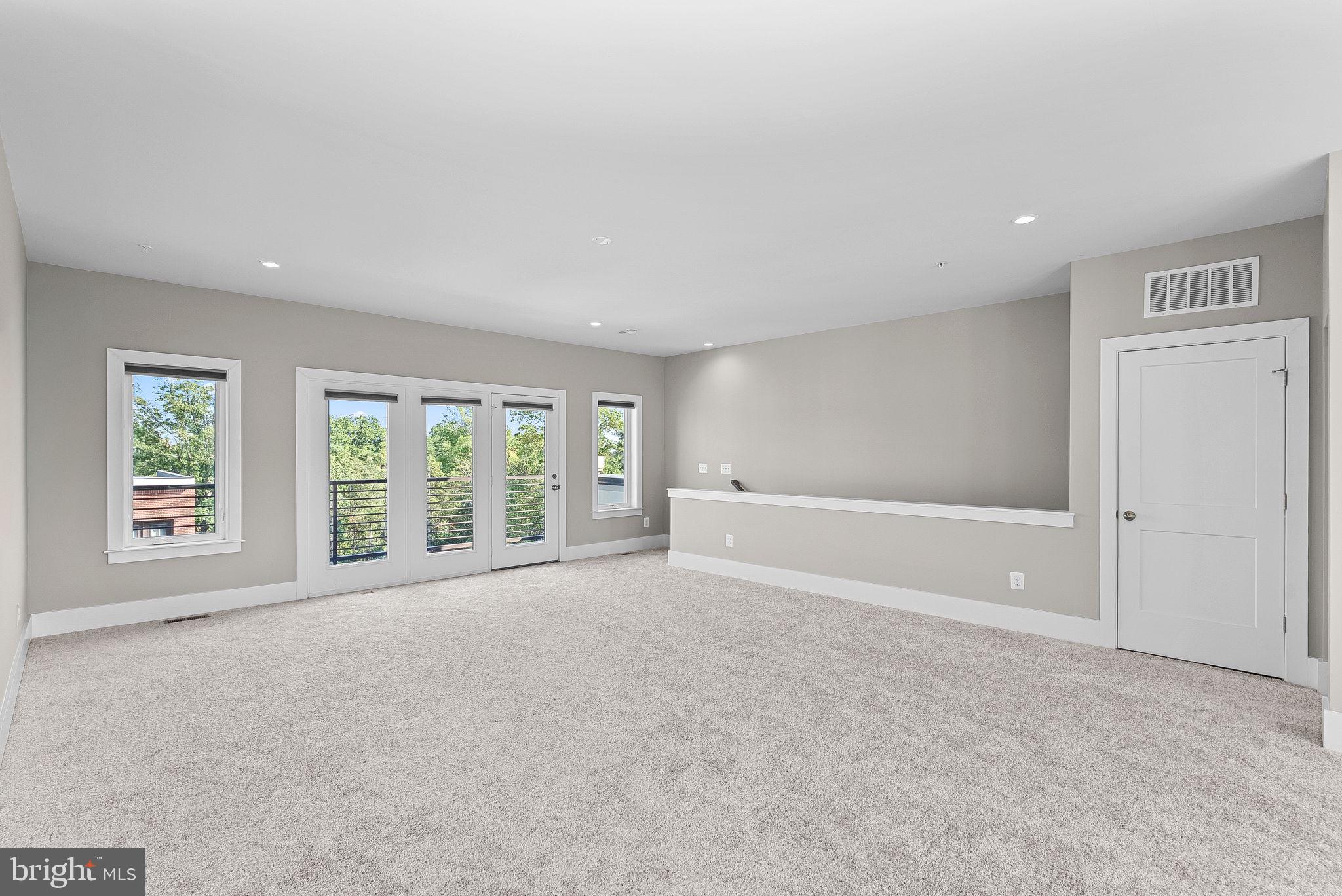 ASHBURN OVERLOOK - Residential Lease