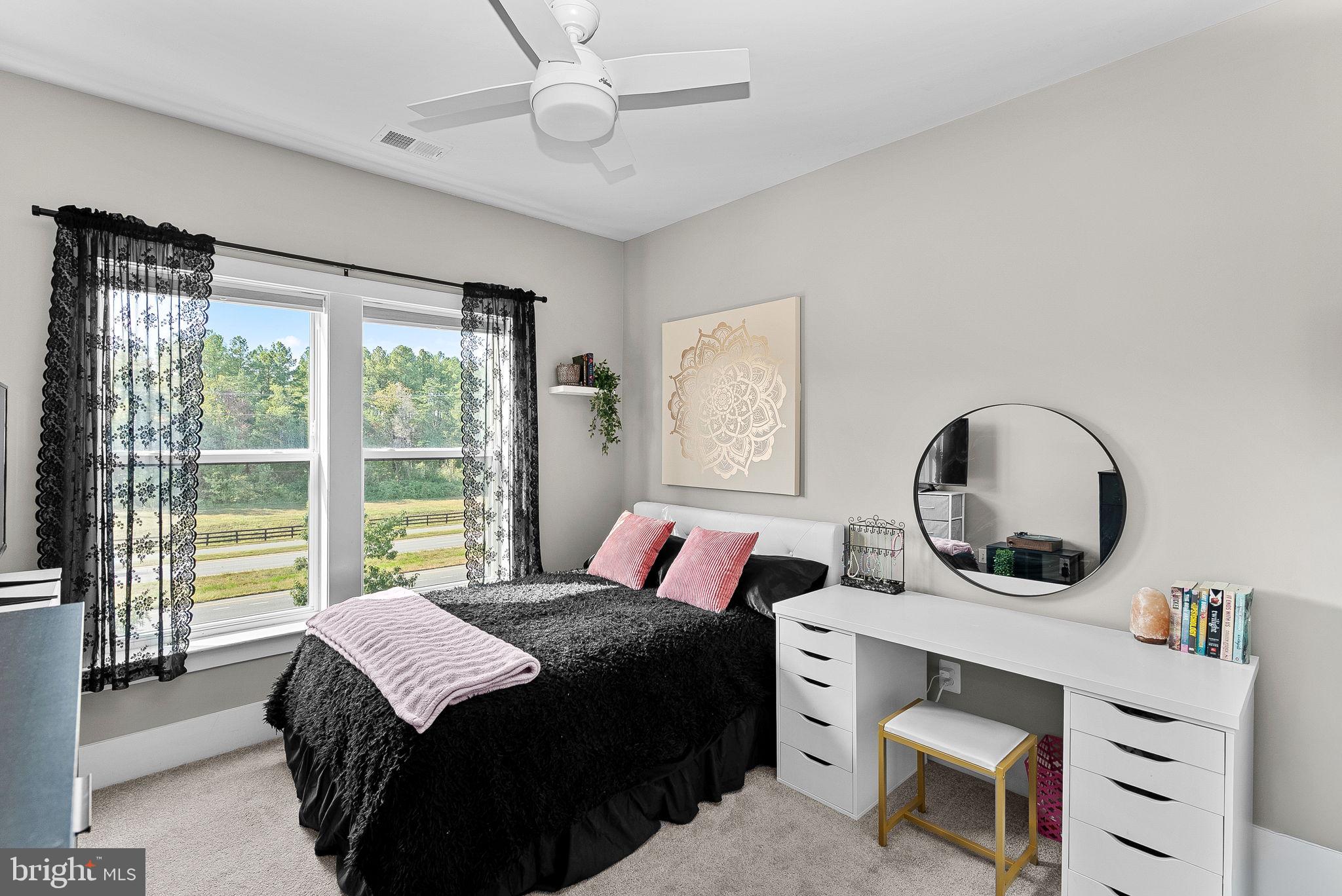 ASHBURN OVERLOOK - Residential Lease