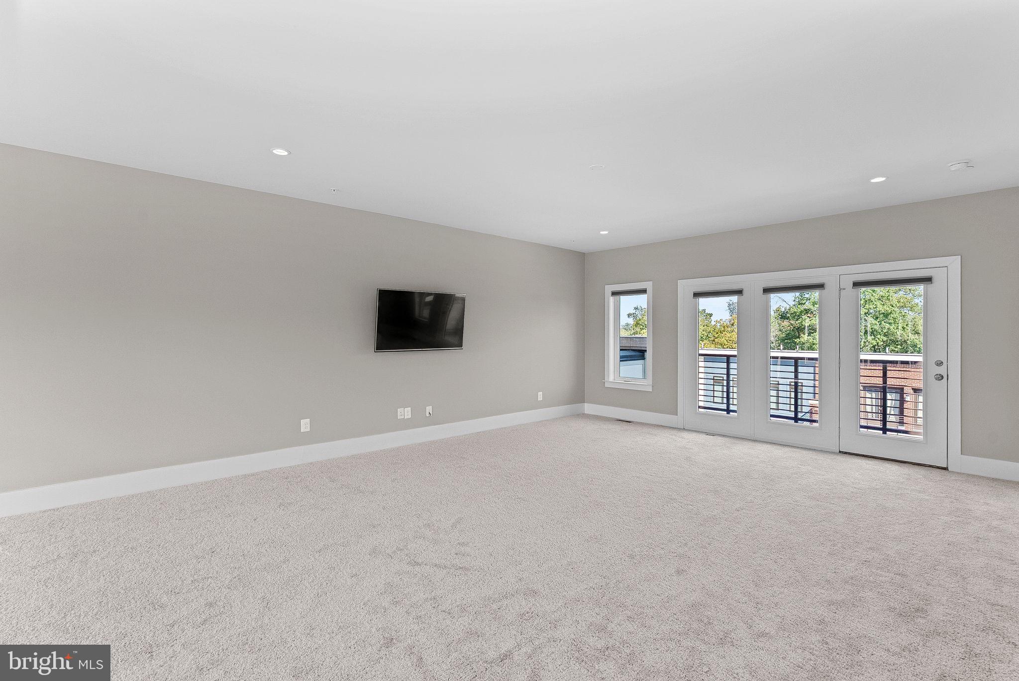 ASHBURN OVERLOOK - Residential Lease