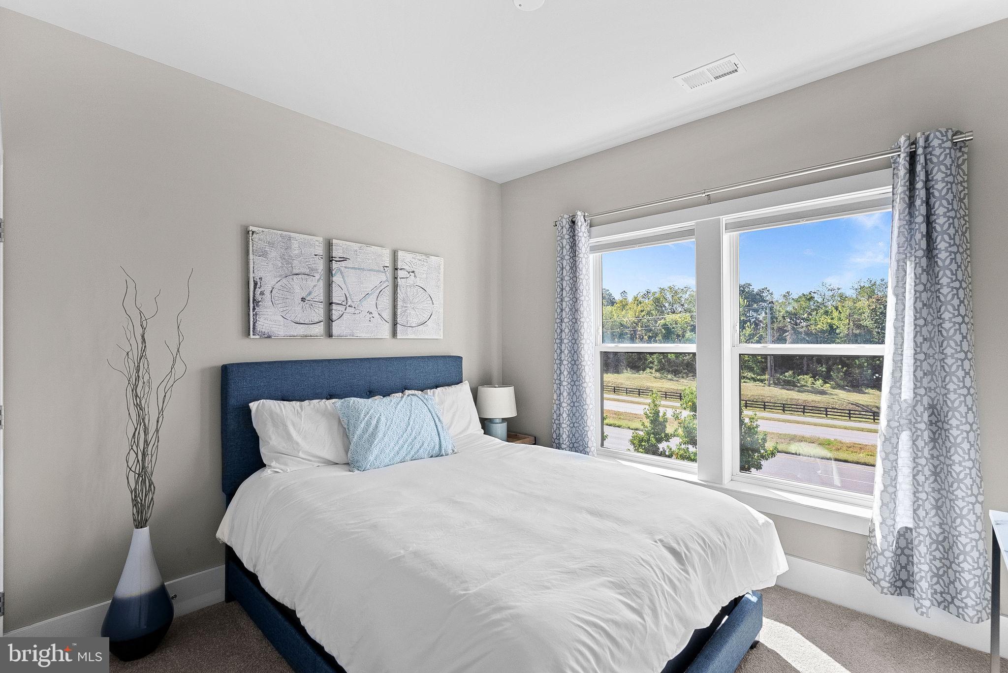 ASHBURN OVERLOOK - Residential Lease