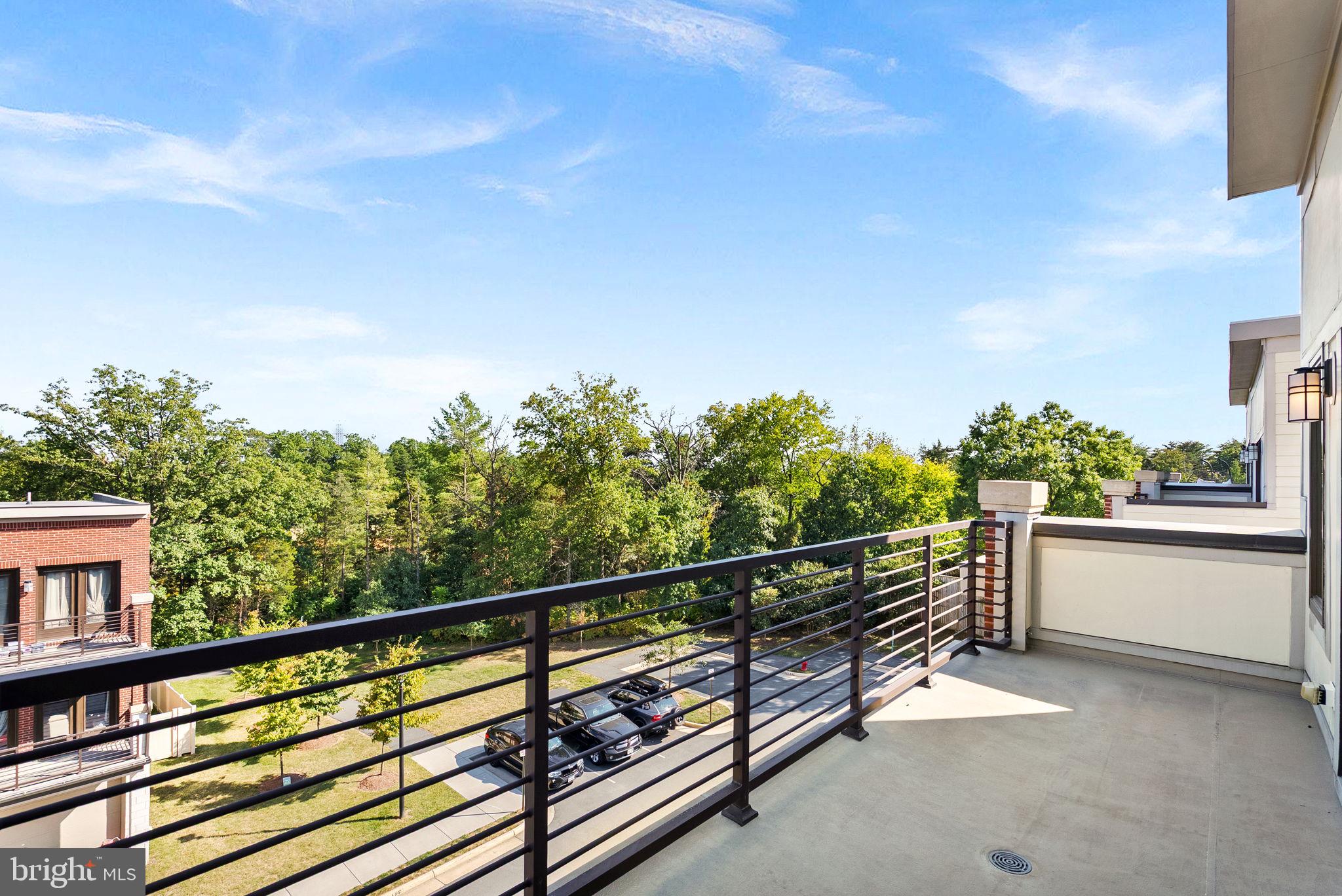 ASHBURN OVERLOOK - Residential Lease