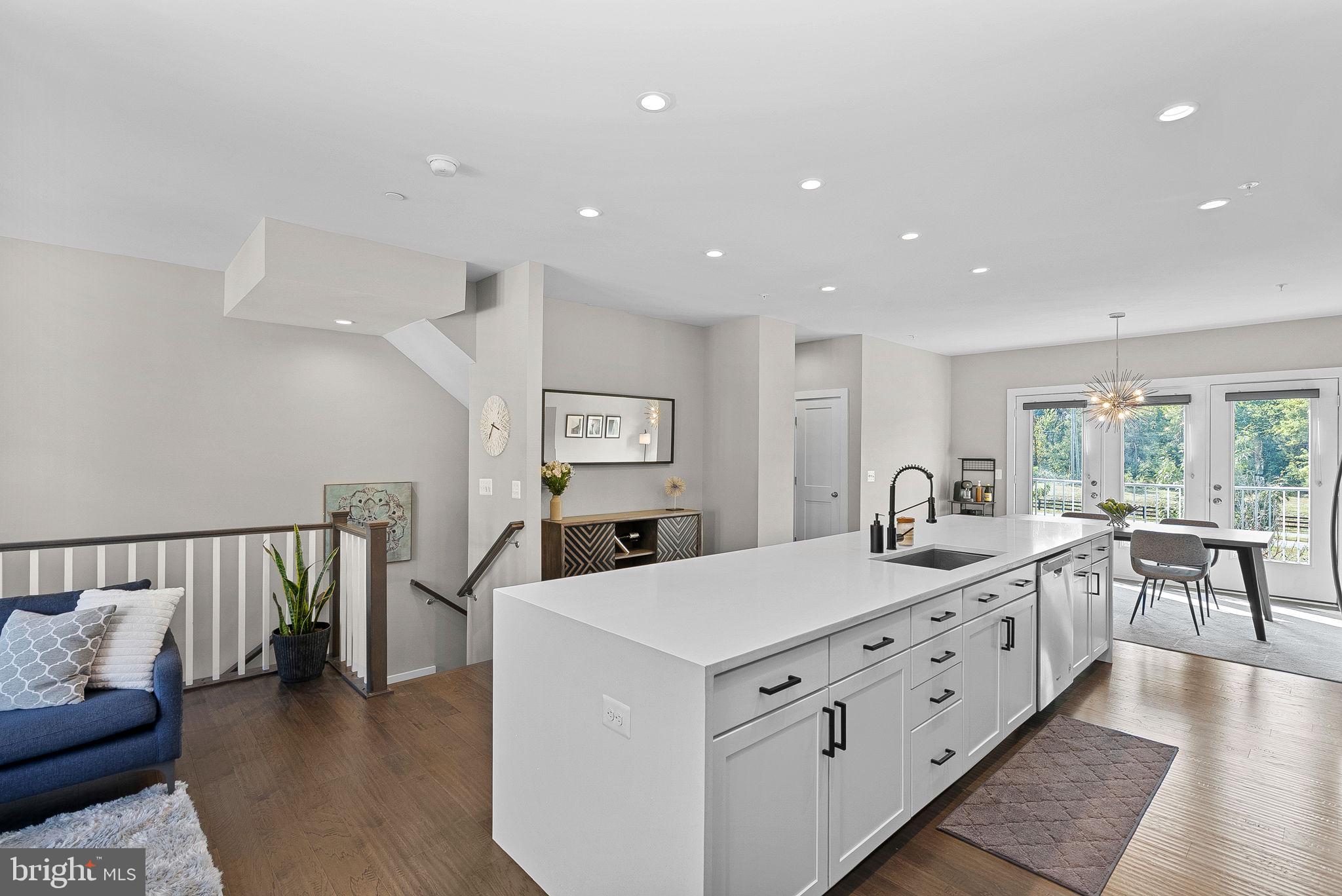 ASHBURN OVERLOOK - Residential Lease