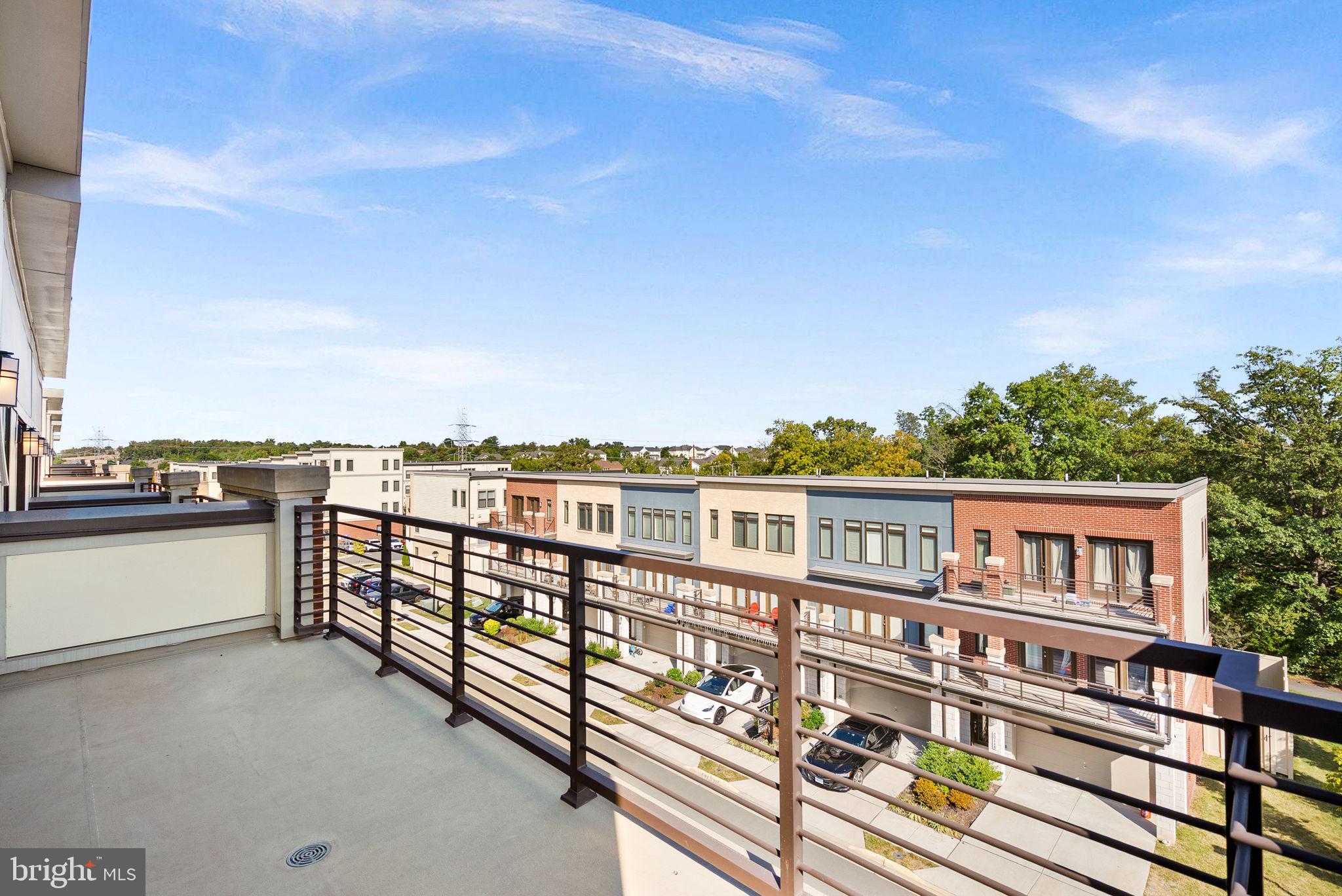 ASHBURN OVERLOOK - Residential Lease