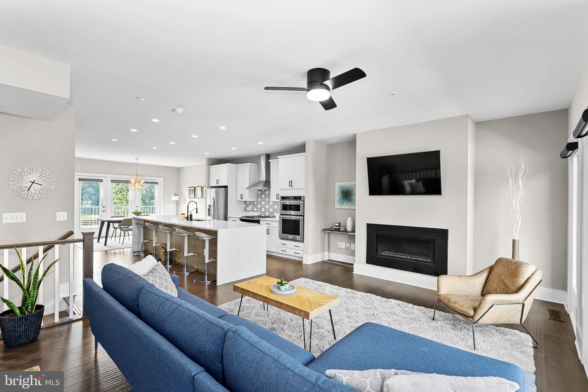 ASHBURN OVERLOOK - Residential Lease