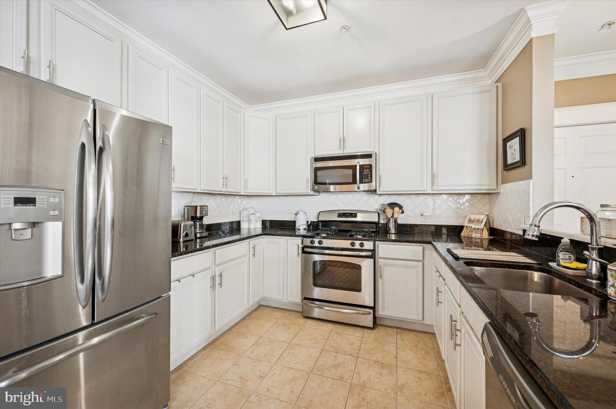 THE GRANDE AT RIVERVIEW - Residential