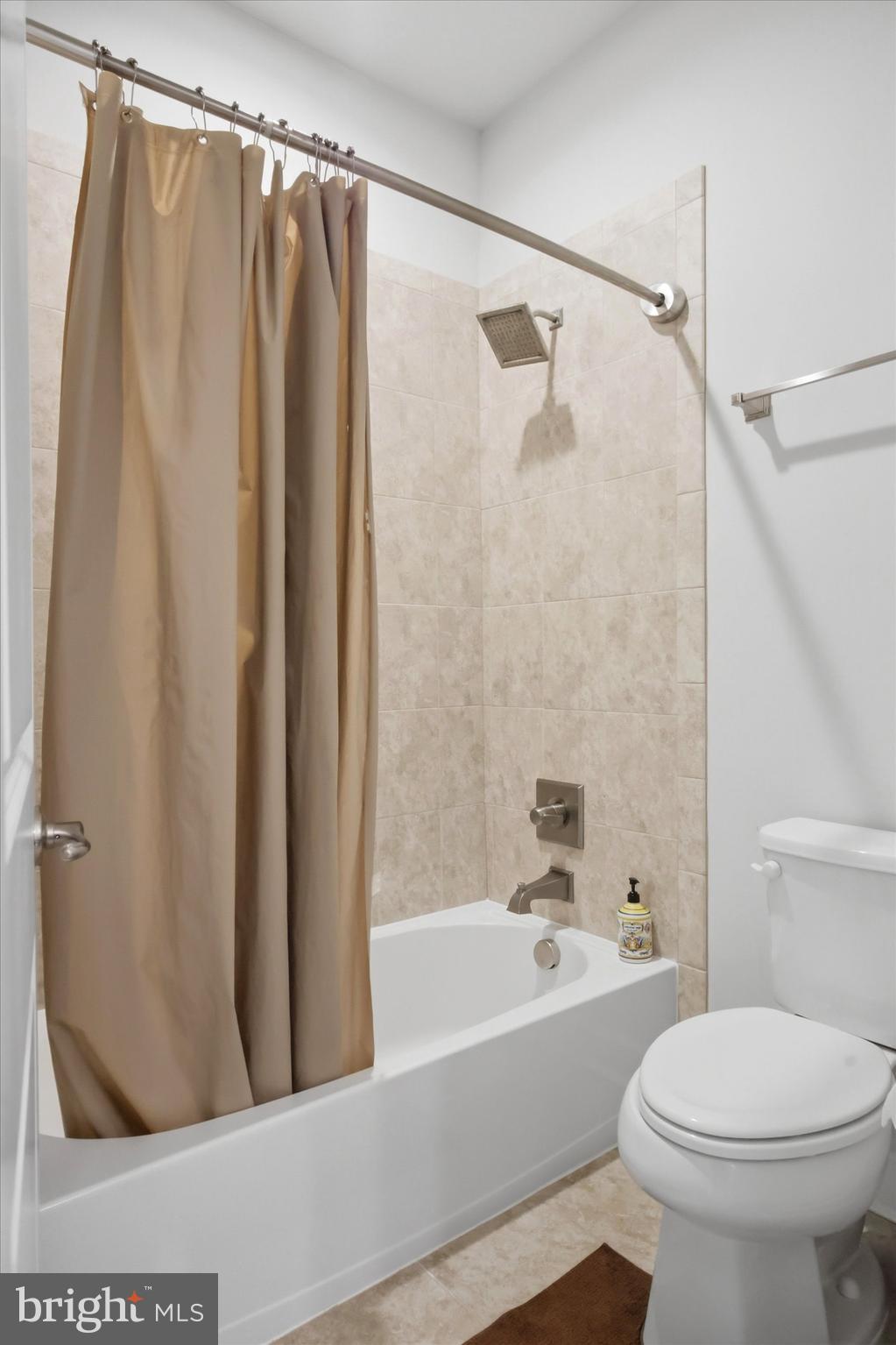 RUSTIN WALK - Residential
