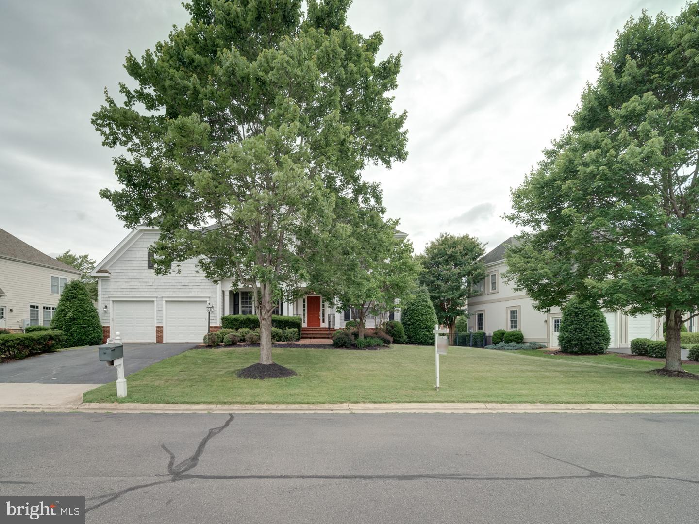 8429 LINK HILLS LOOP