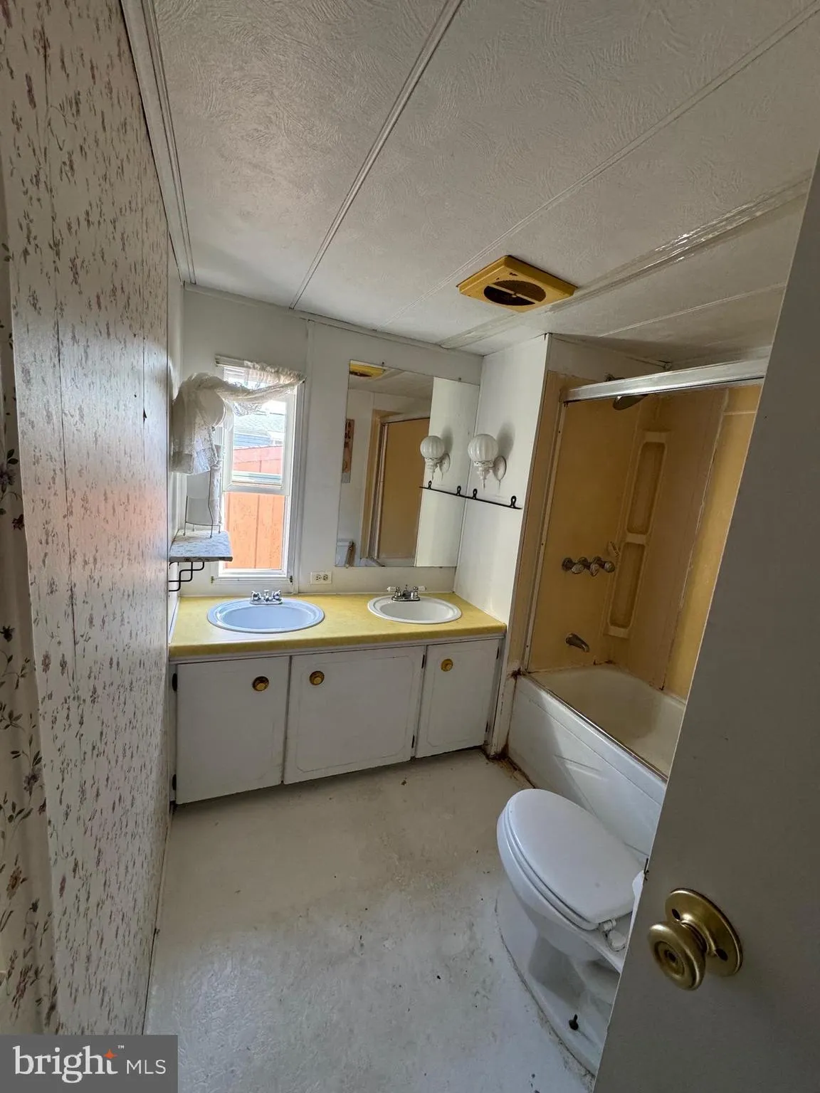 Wrightstown, New Jersey 08562, United States, 2 Bedrooms Bedrooms, ,1 BathroomBathrooms,Residential,Active,27962