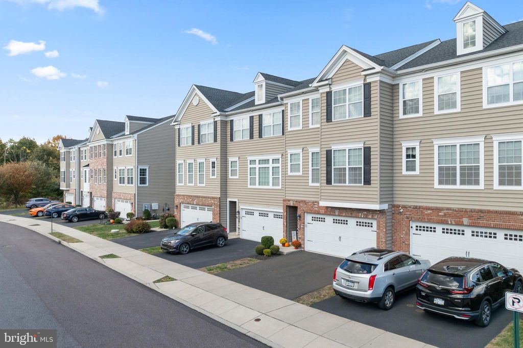 Photo of 103 Arlington Lane, TELFORD, PA 18969 (MLS # PAMC2159278)