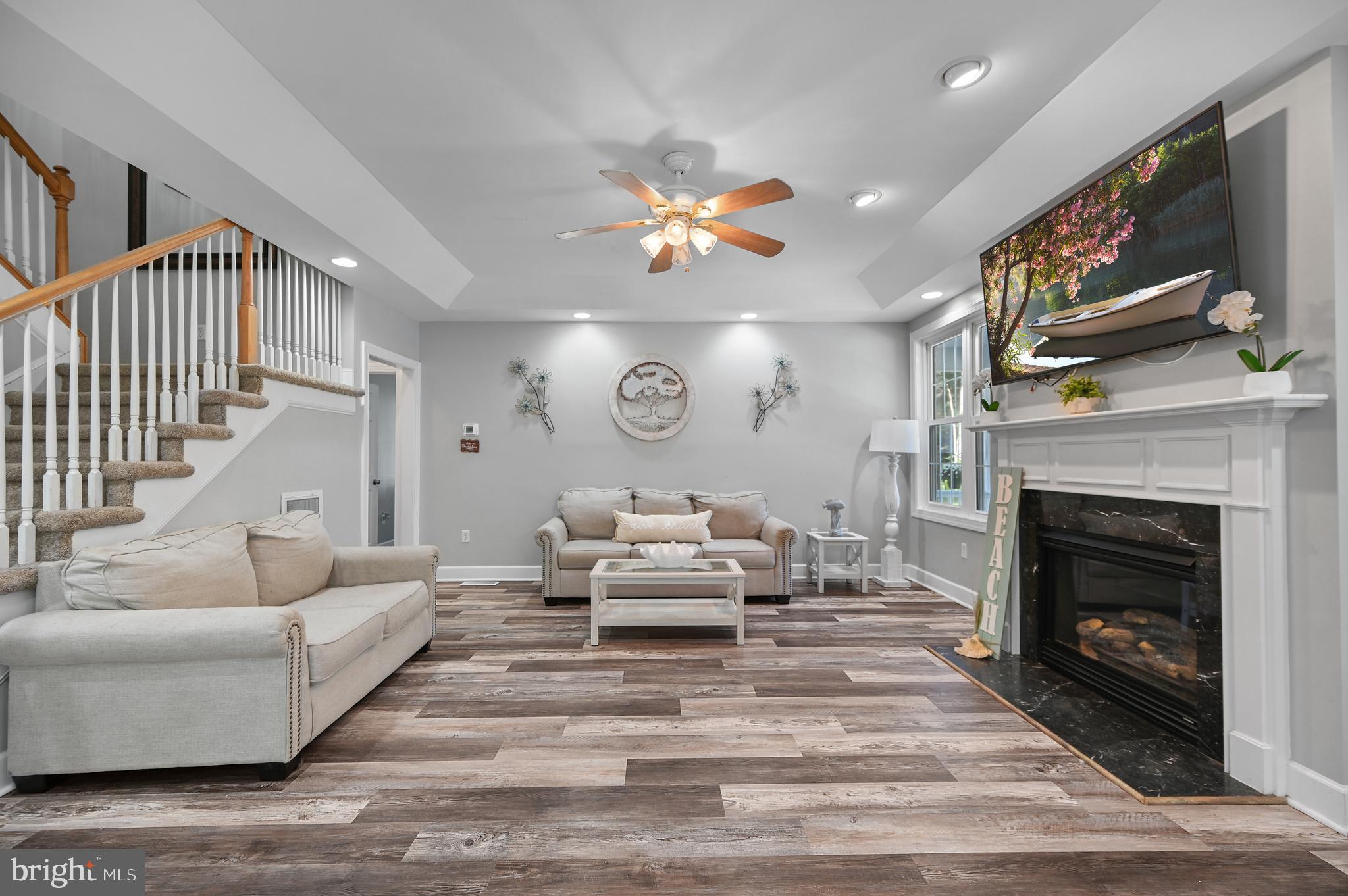 DEERE COUNTRY - Residential