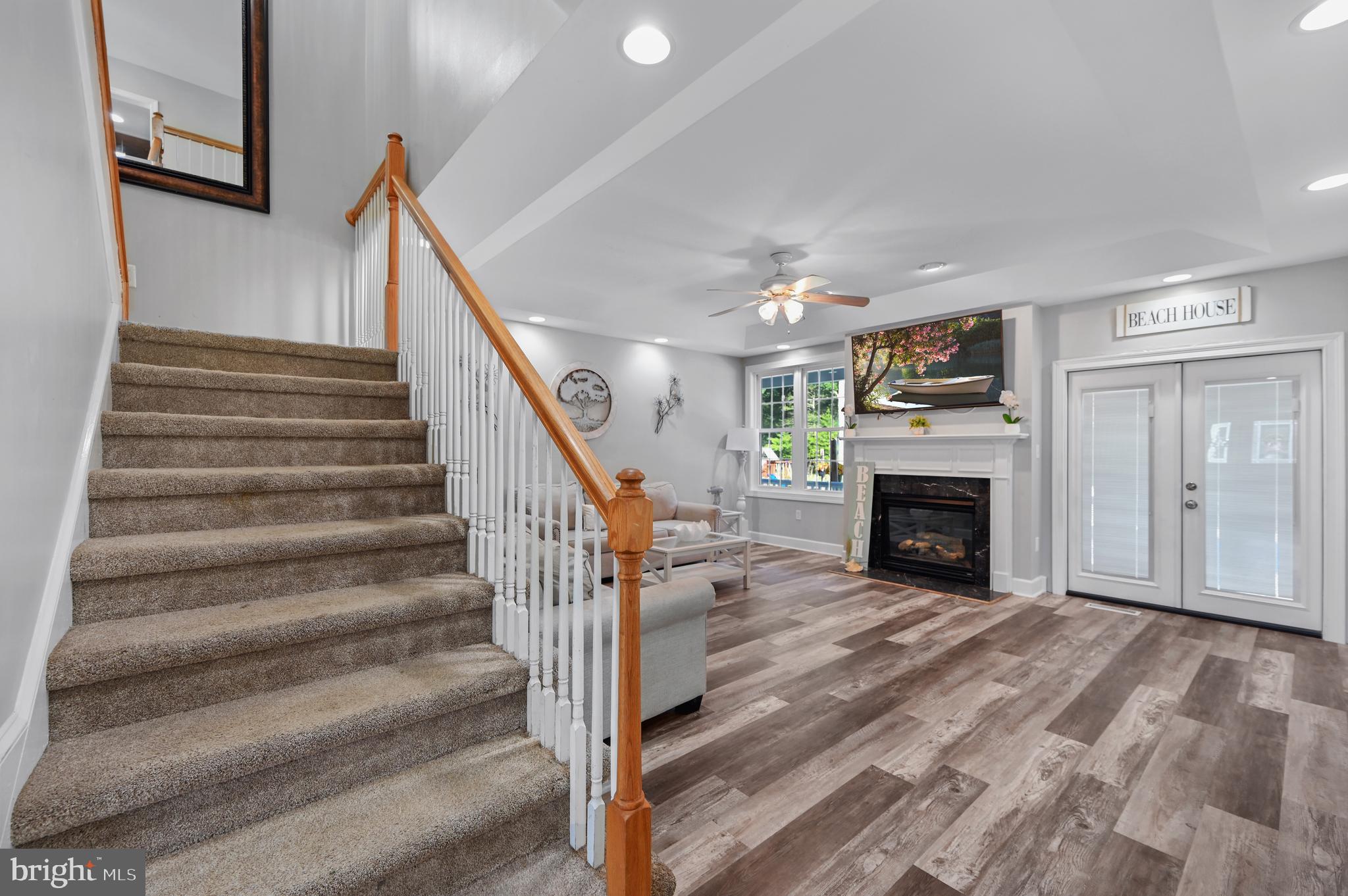 DEERE COUNTRY - Residential