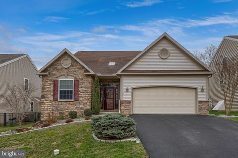 14 CHAMBERLAIN LANE MILLERSVILLE PA 17551