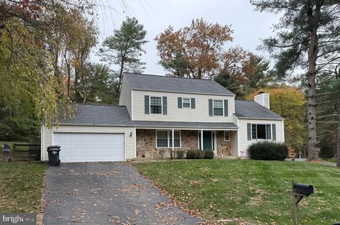 Photo of 11715 Lariat Lane, OAKTON, VA 22124 (MLS # VAFX2301062)