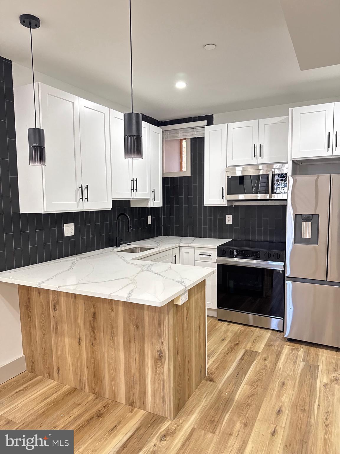 TEMPLE UNIVERSITY - Residential Lease