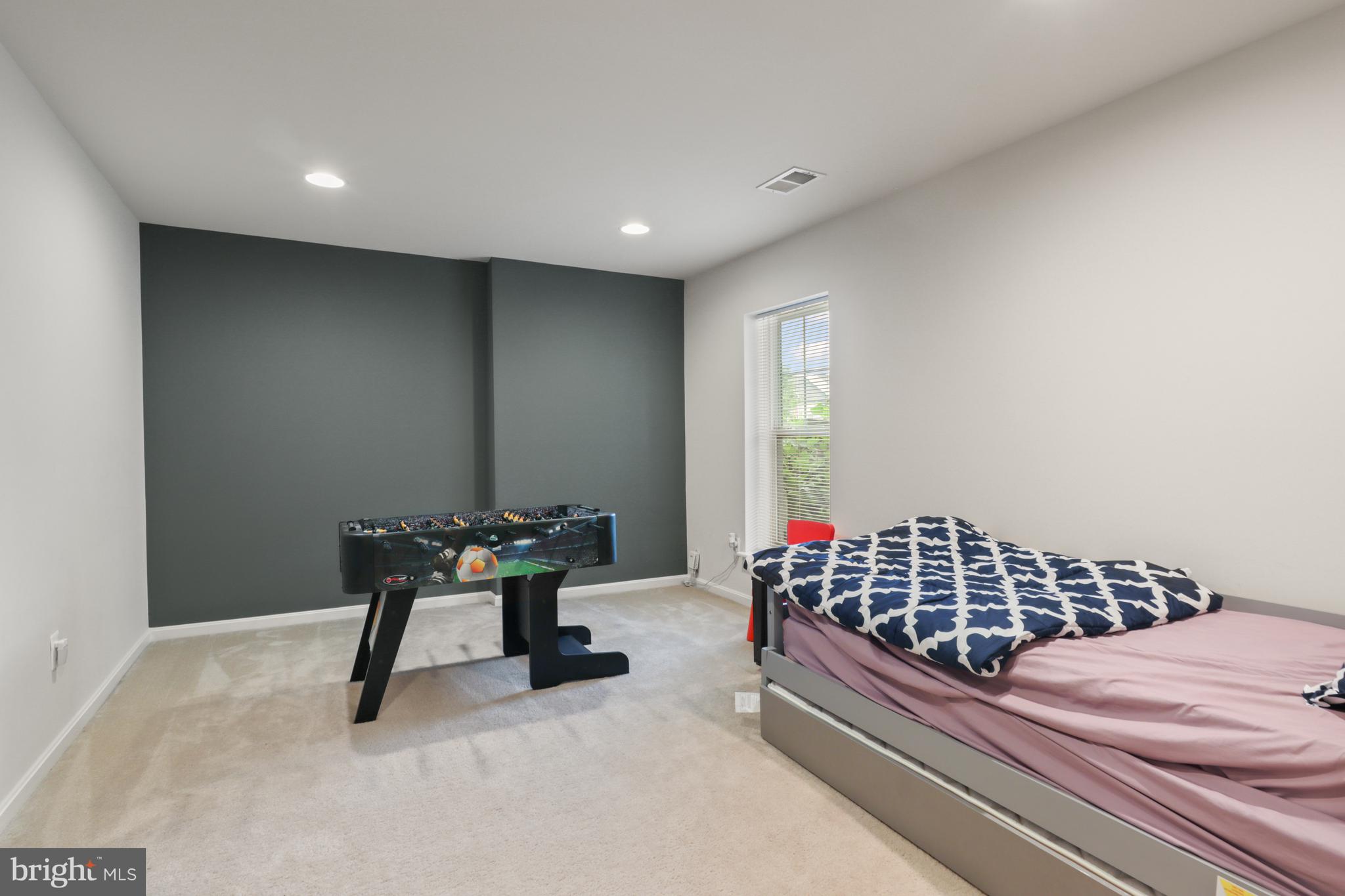 PEMBROOKE - Residential