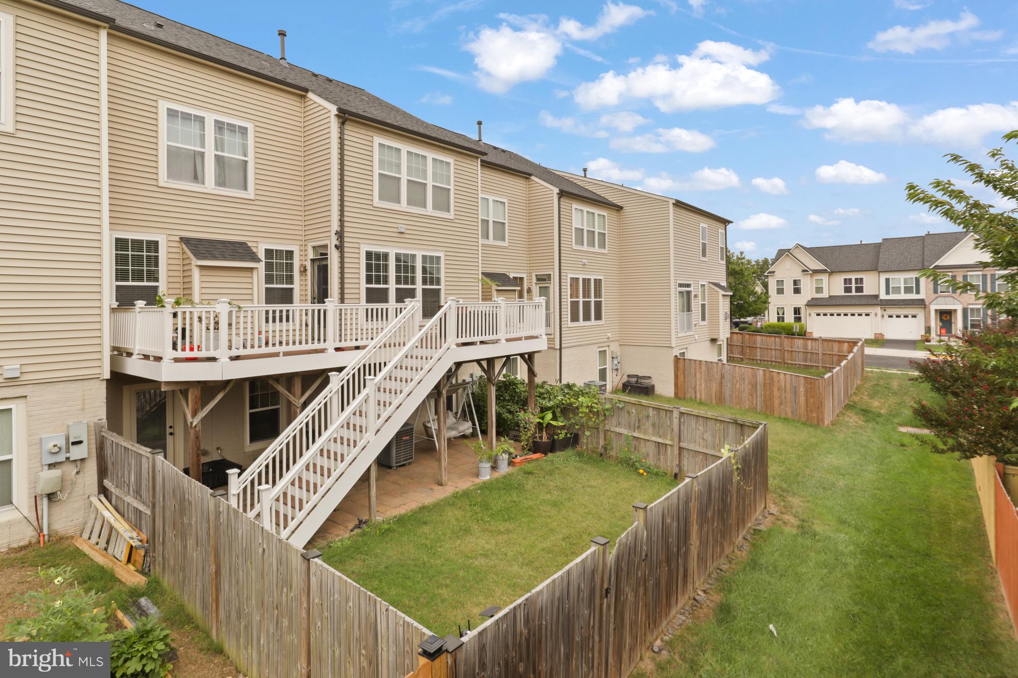 PEMBROOKE - Residential