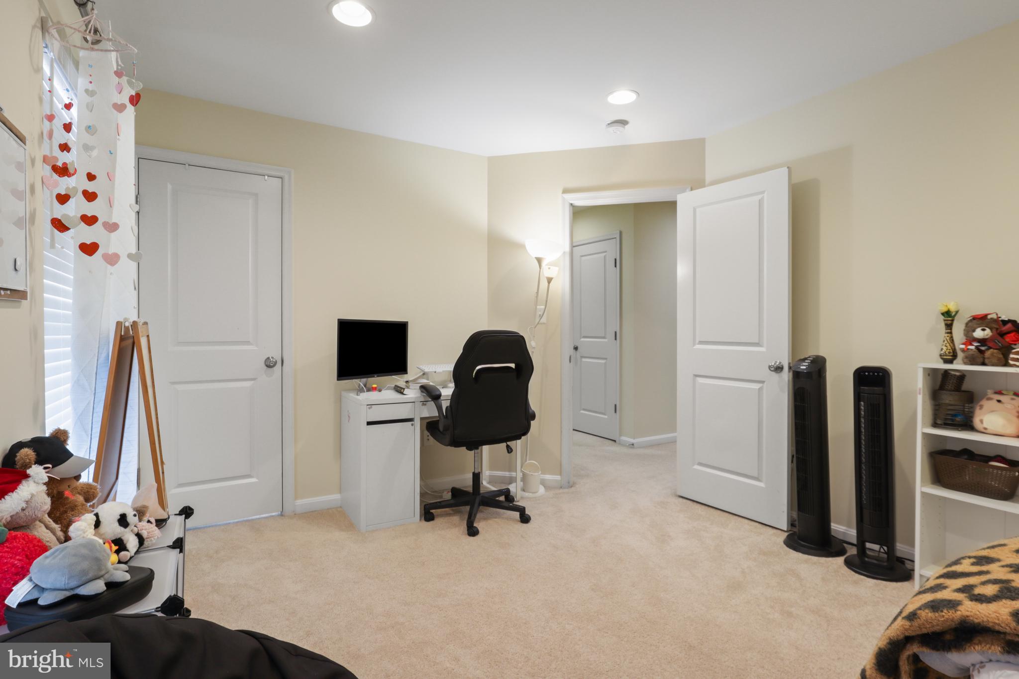 PEMBROOKE - Residential