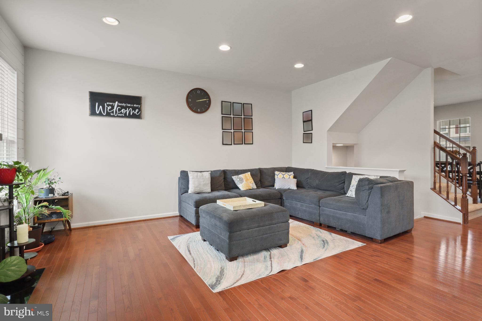 PEMBROOKE - Residential