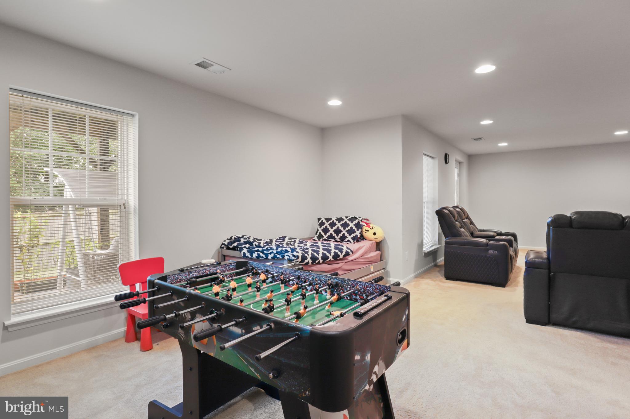 PEMBROOKE - Residential