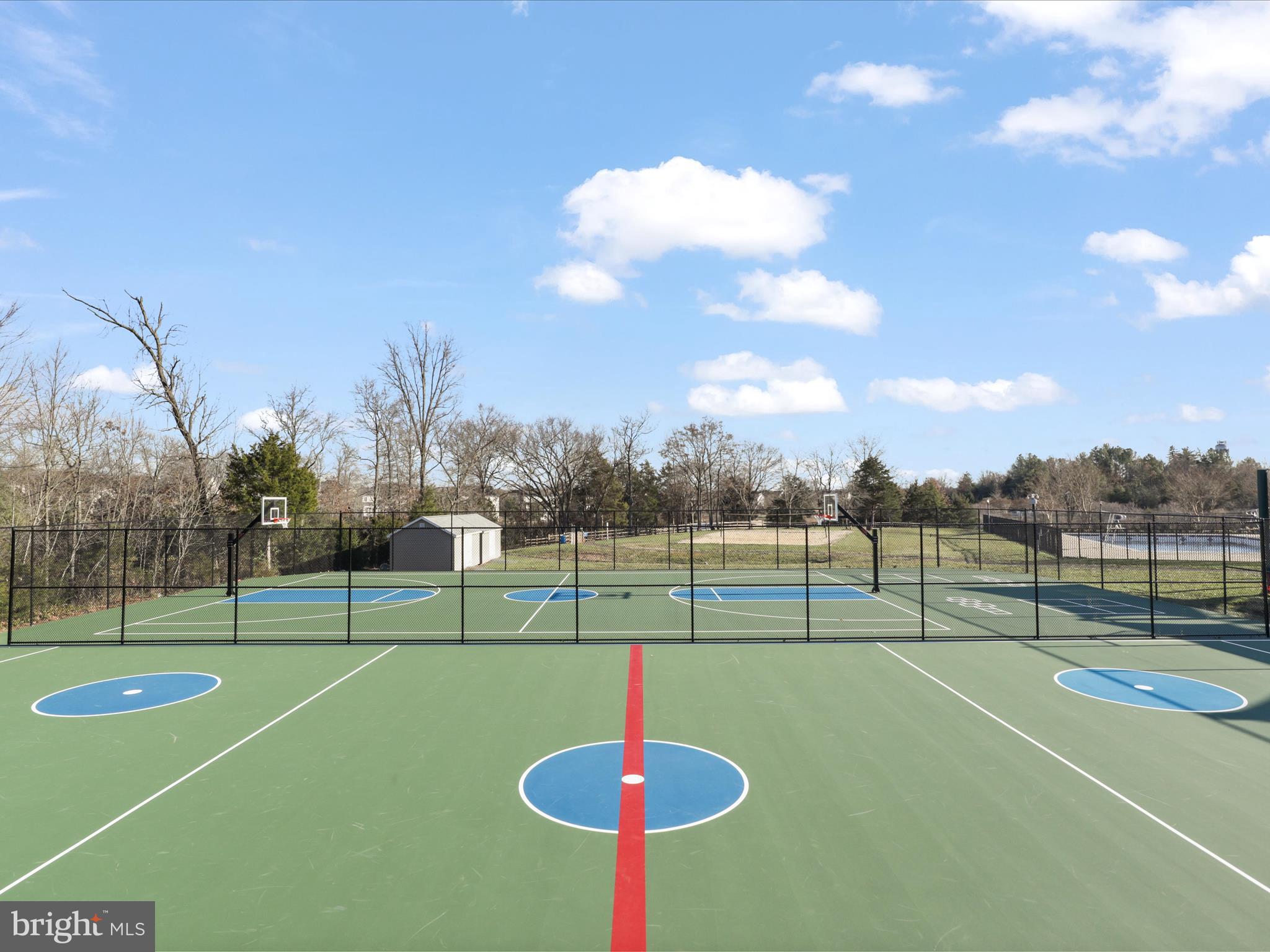 PEMBROOKE - Residential