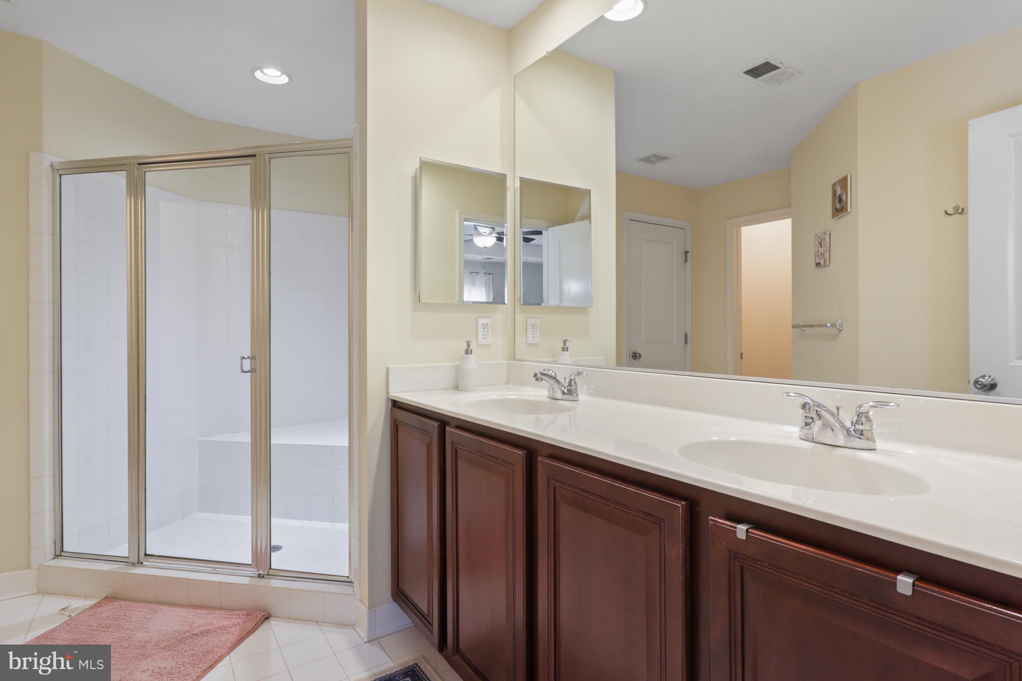 PEMBROOKE - Residential