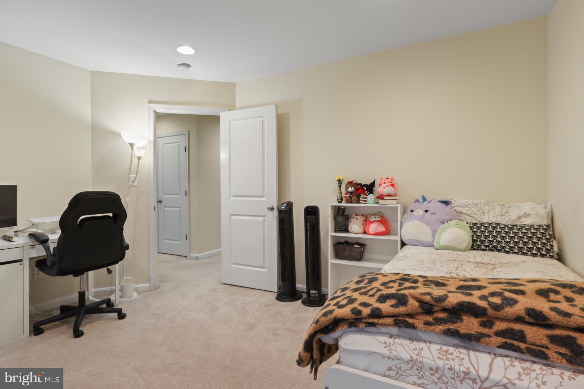 PEMBROOKE - Residential