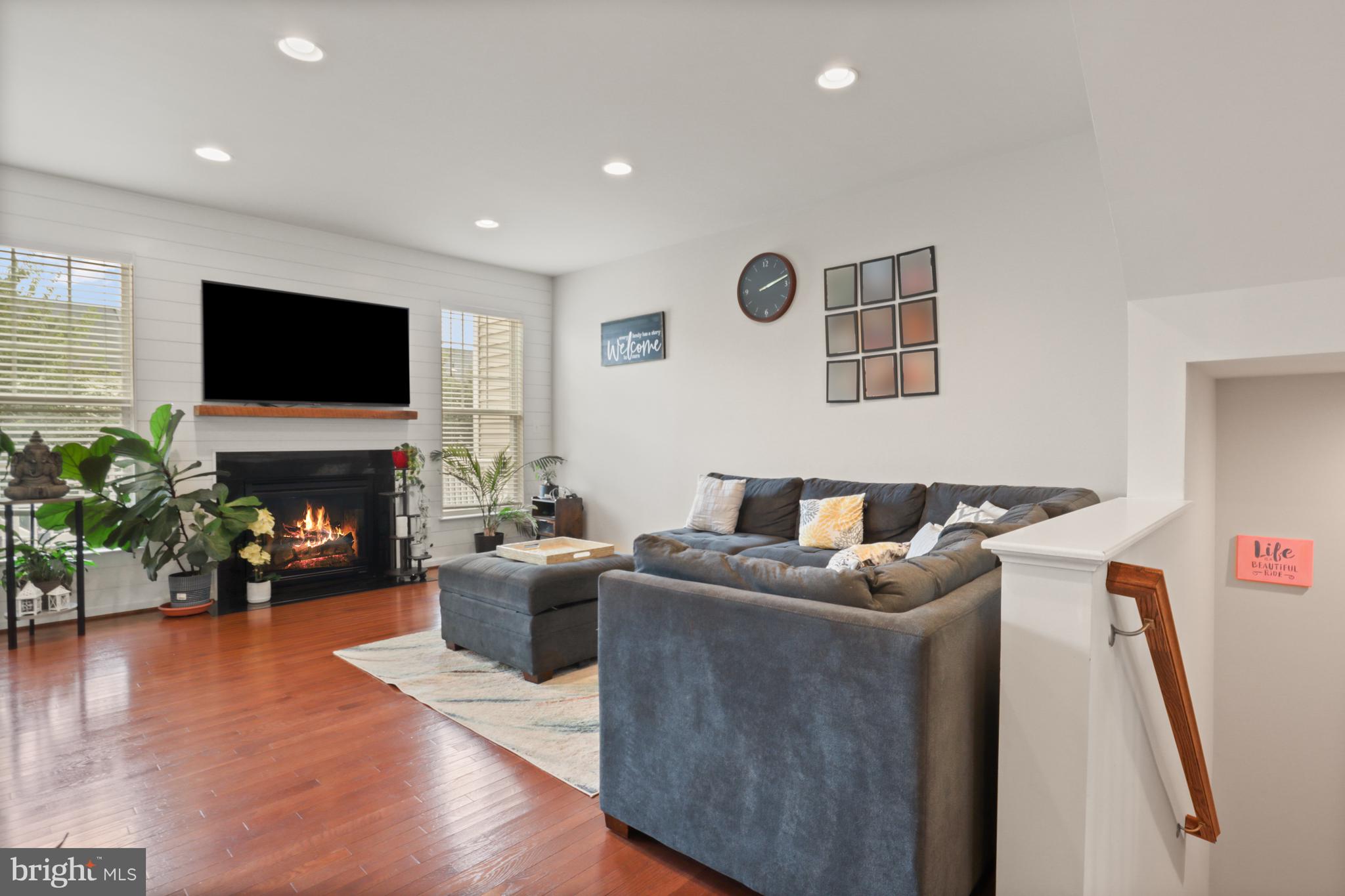 PEMBROOKE - Residential