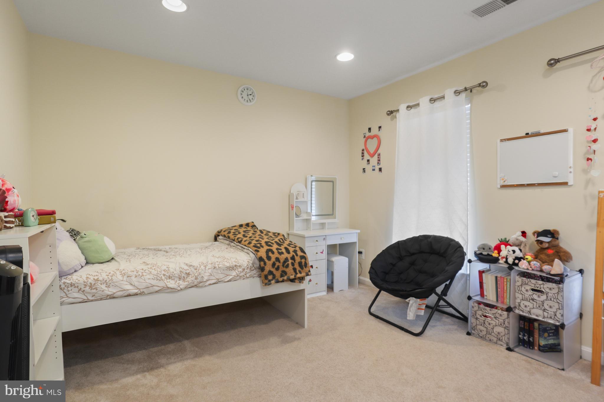 PEMBROOKE - Residential