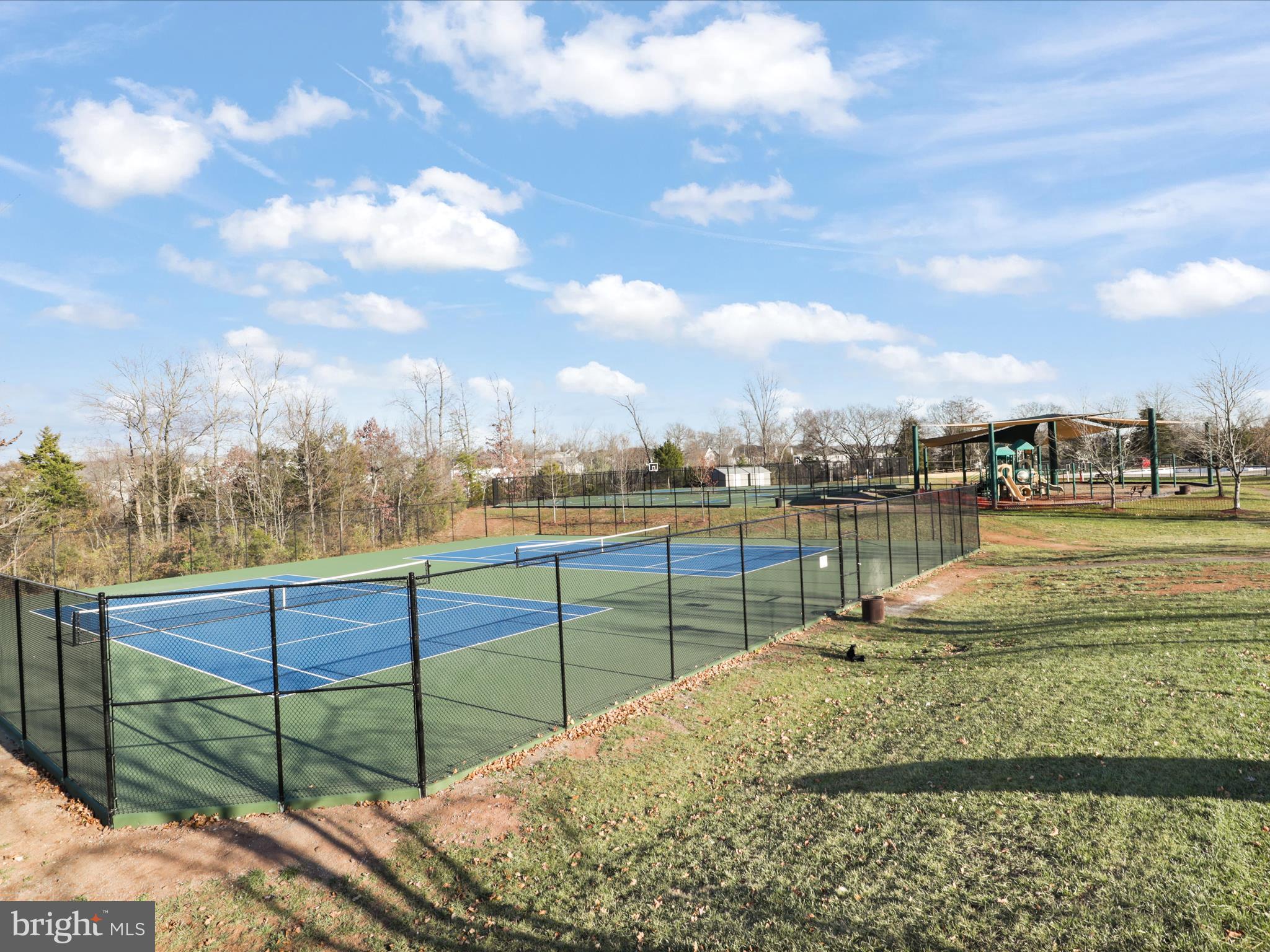 PEMBROOKE - Residential