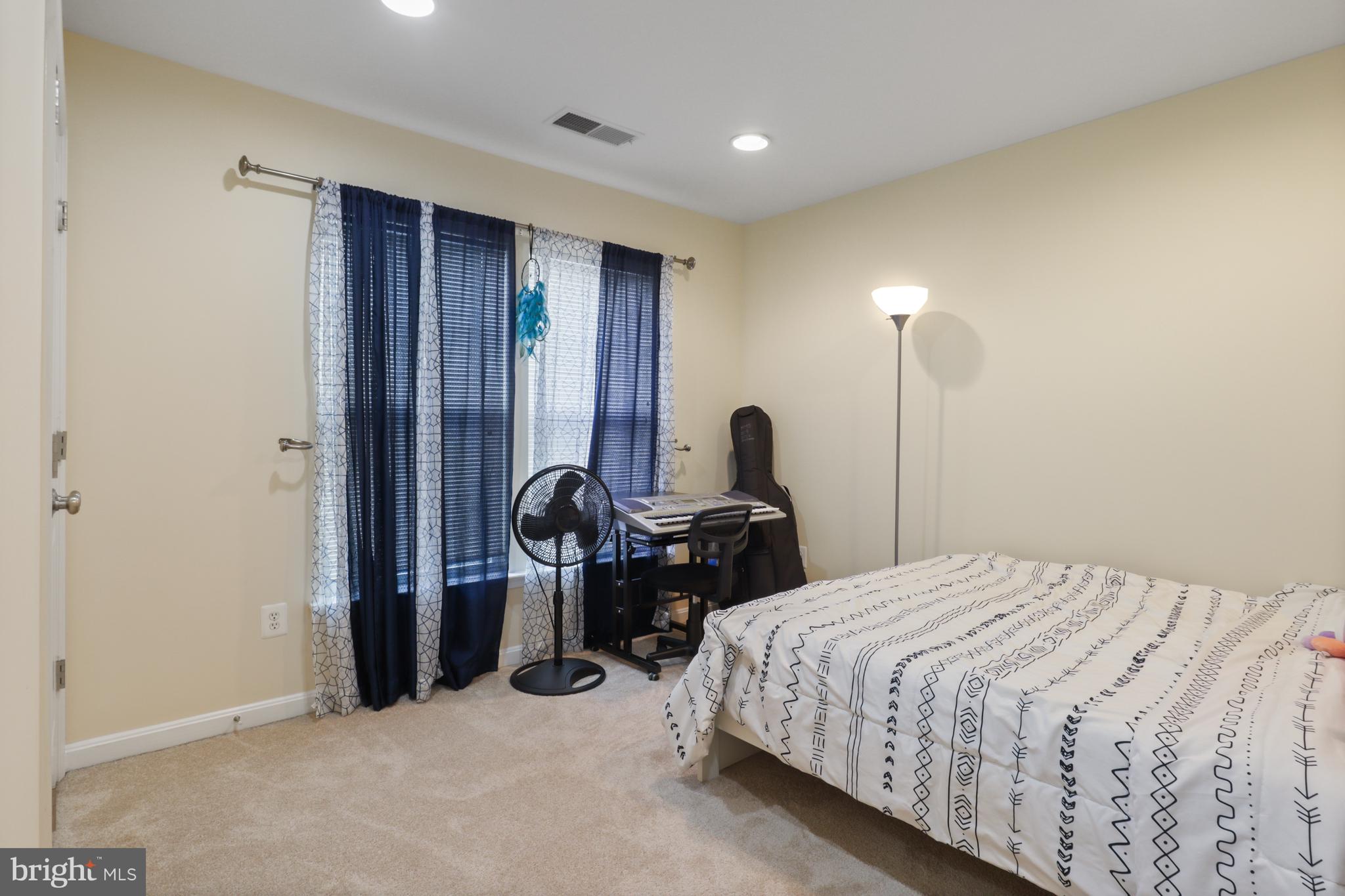 PEMBROOKE - Residential