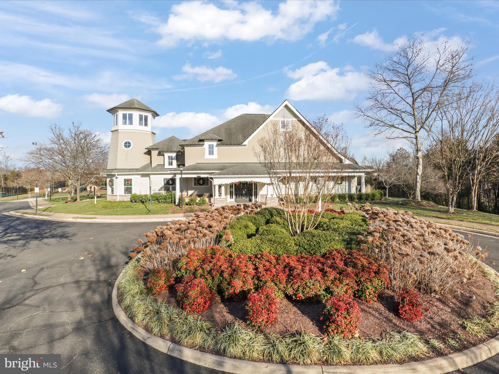 PEMBROOKE - Residential