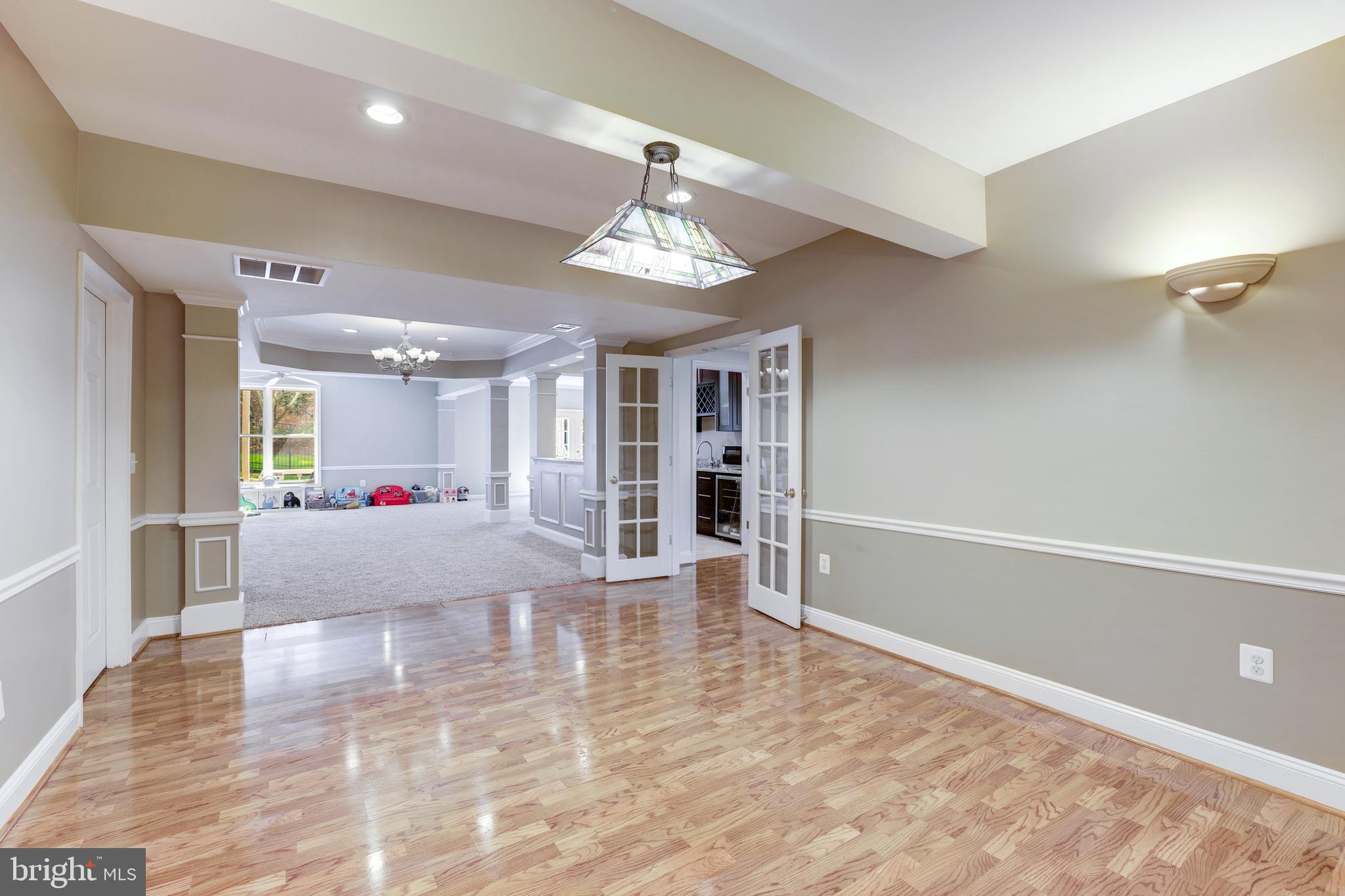 MCLEAN HUNDRED - Residential