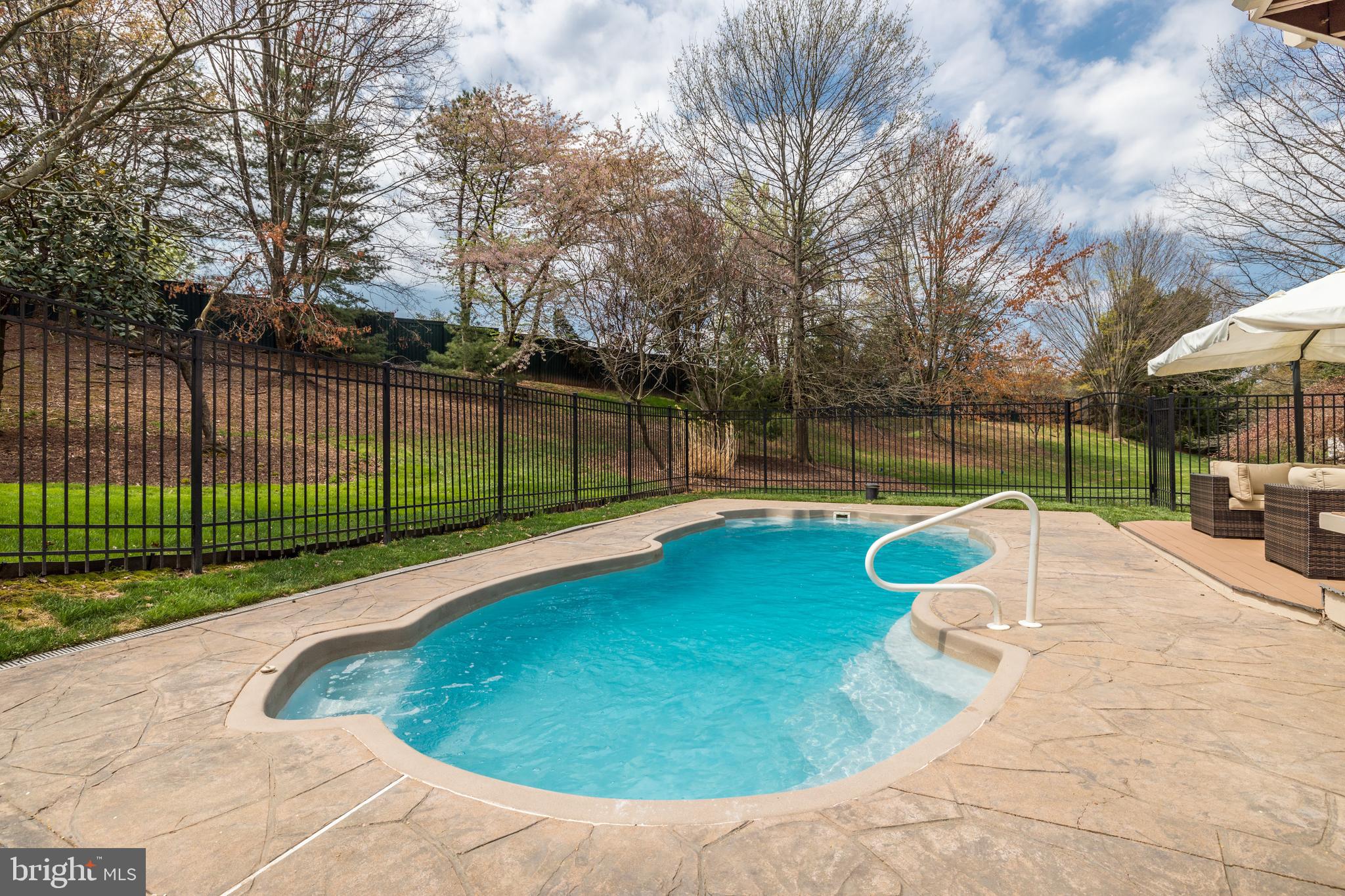 MCLEAN HUNDRED - Residential