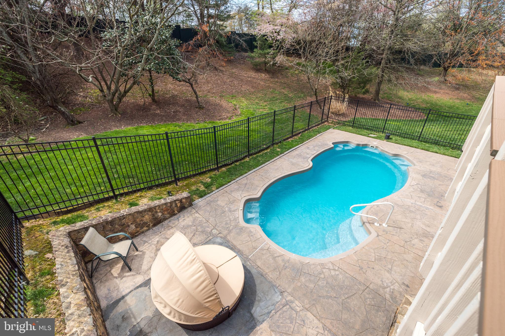 MCLEAN HUNDRED - Residential