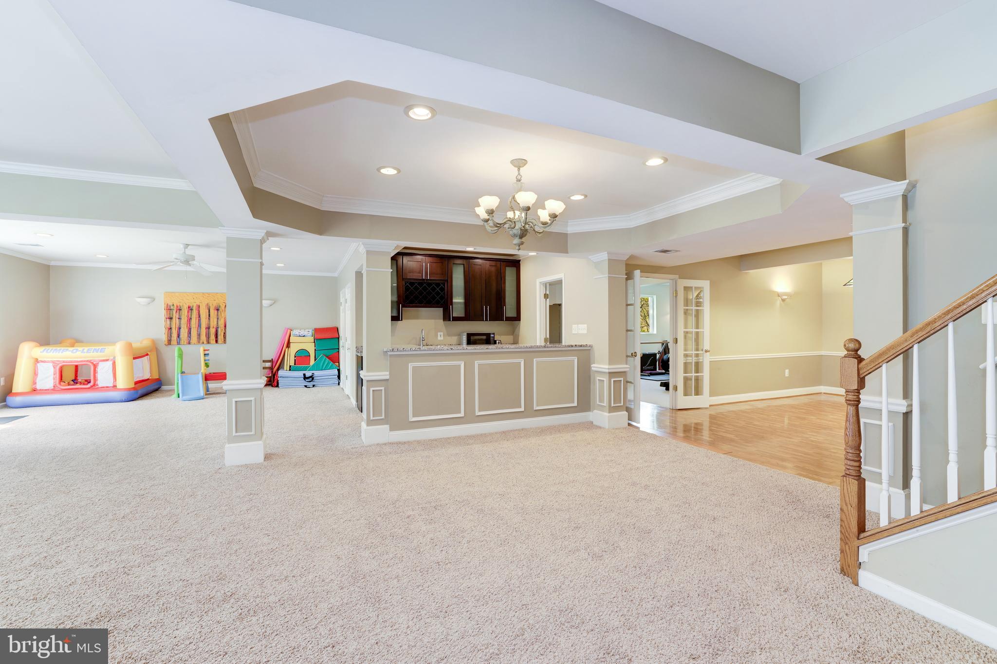 MCLEAN HUNDRED - Residential