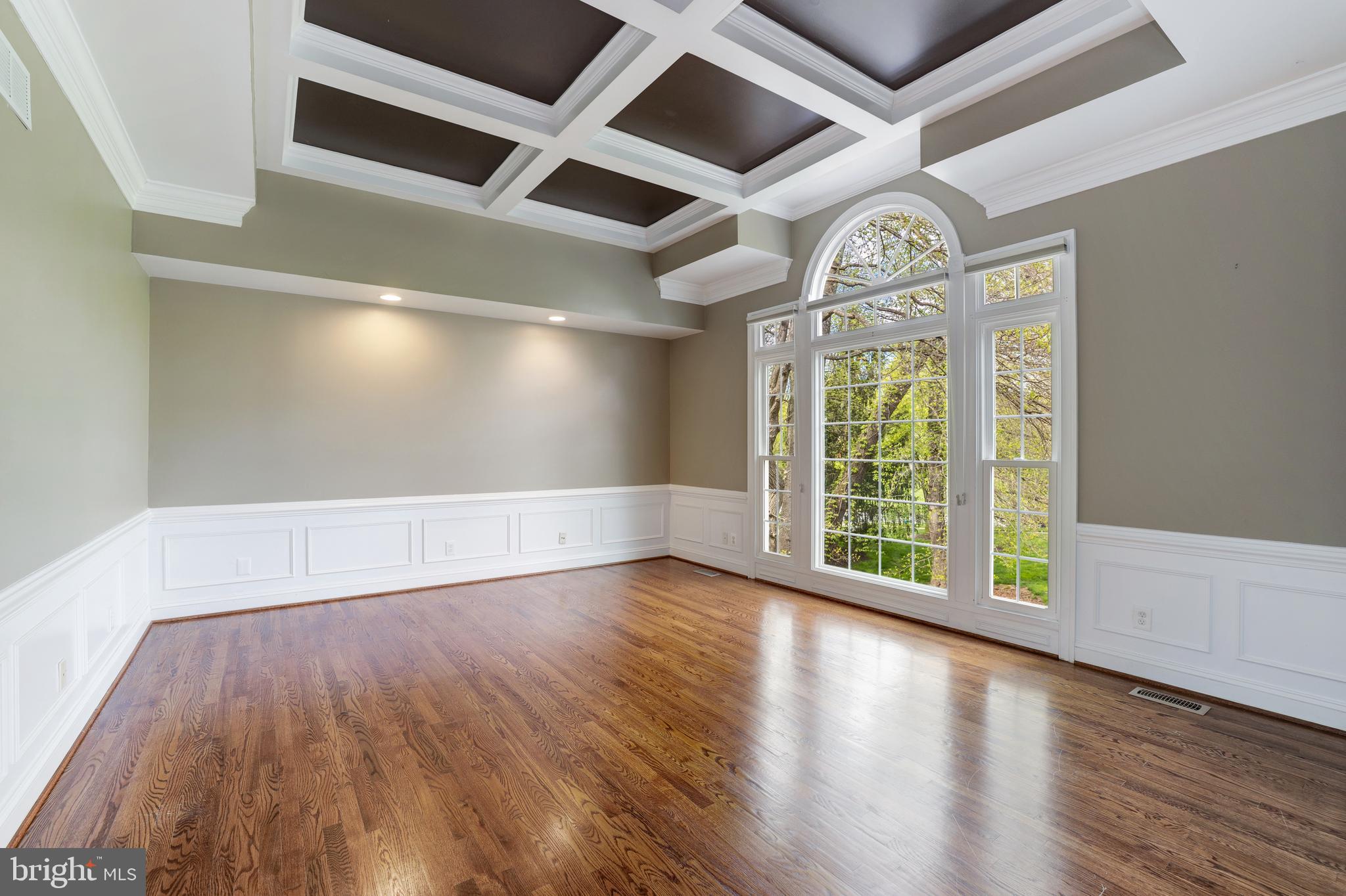 MCLEAN HUNDRED - Residential