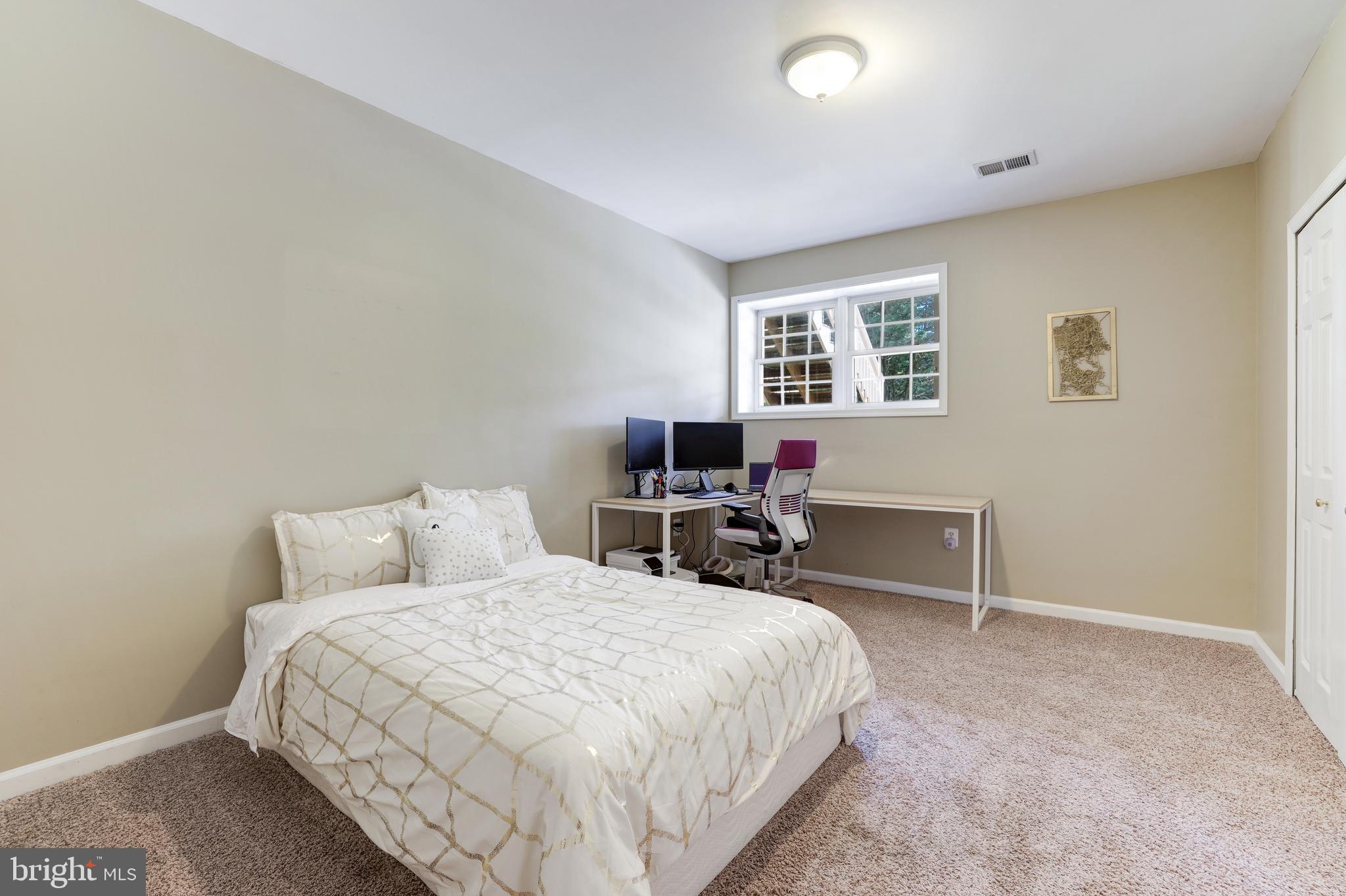 MCLEAN HUNDRED - Residential