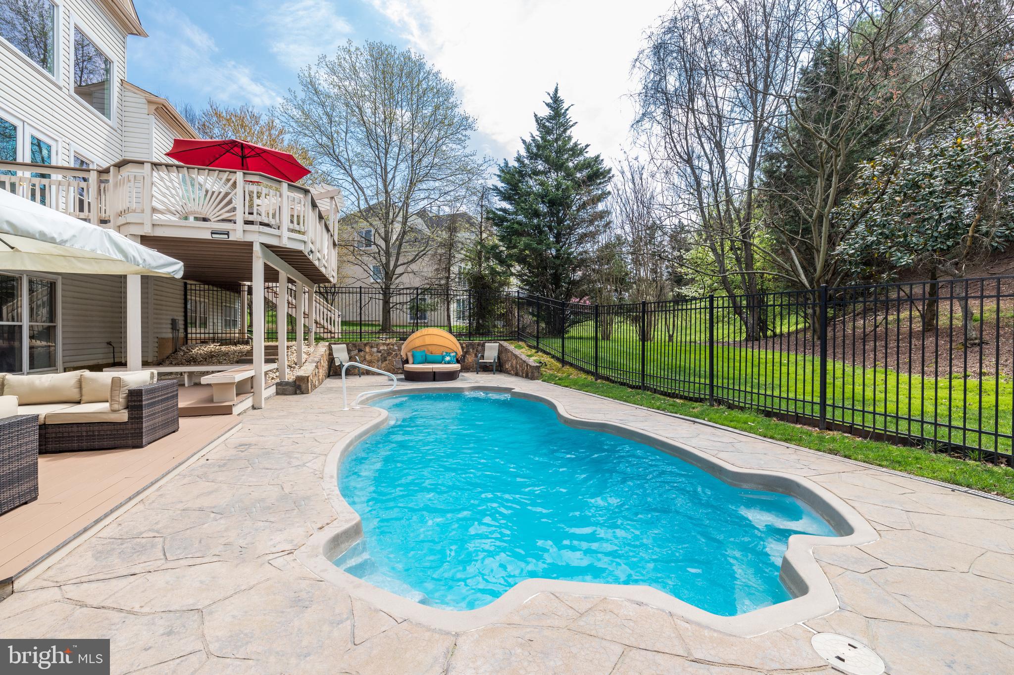 MCLEAN HUNDRED - Residential