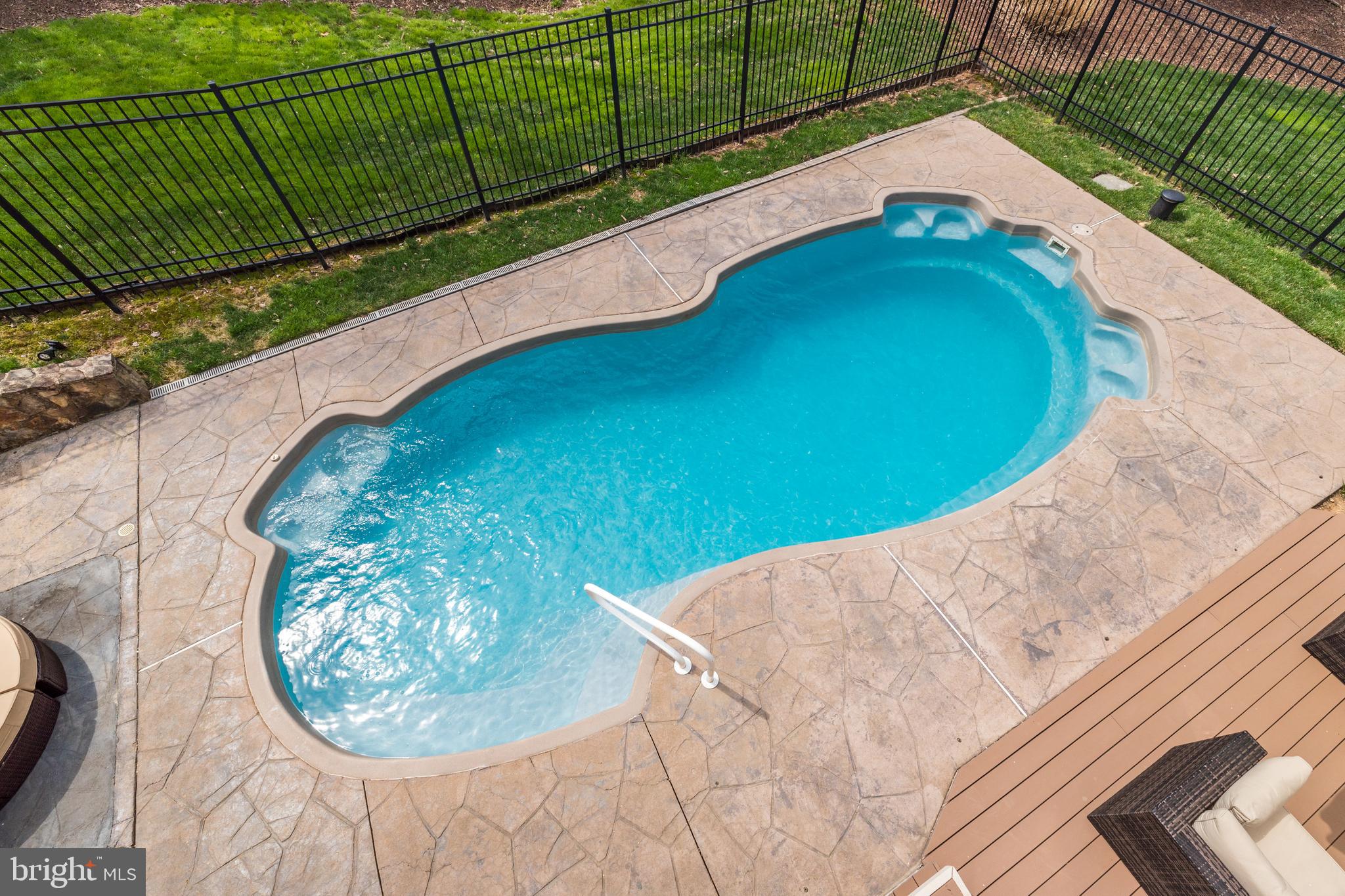 MCLEAN HUNDRED - Residential