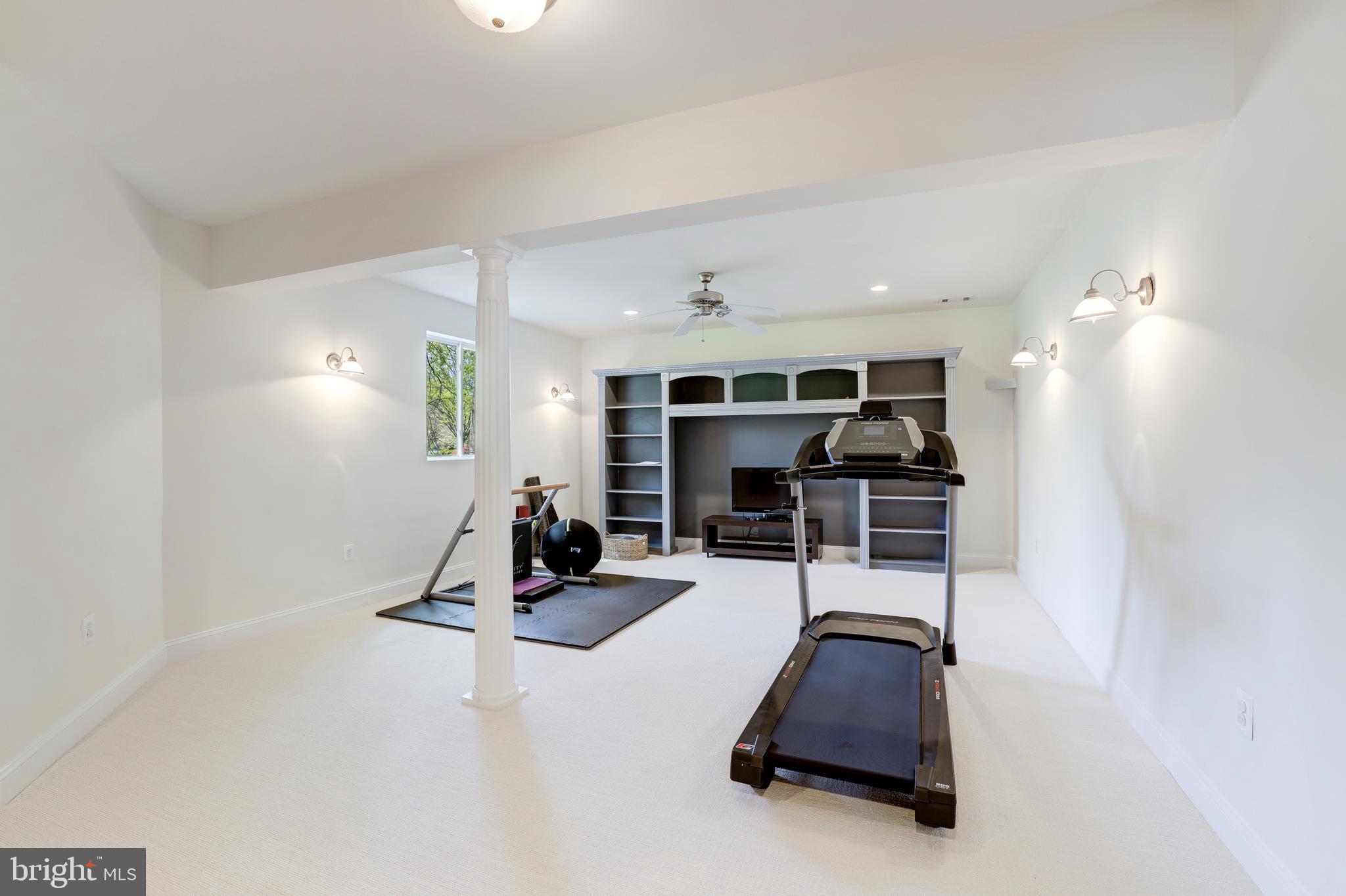 MCLEAN HUNDRED - Residential