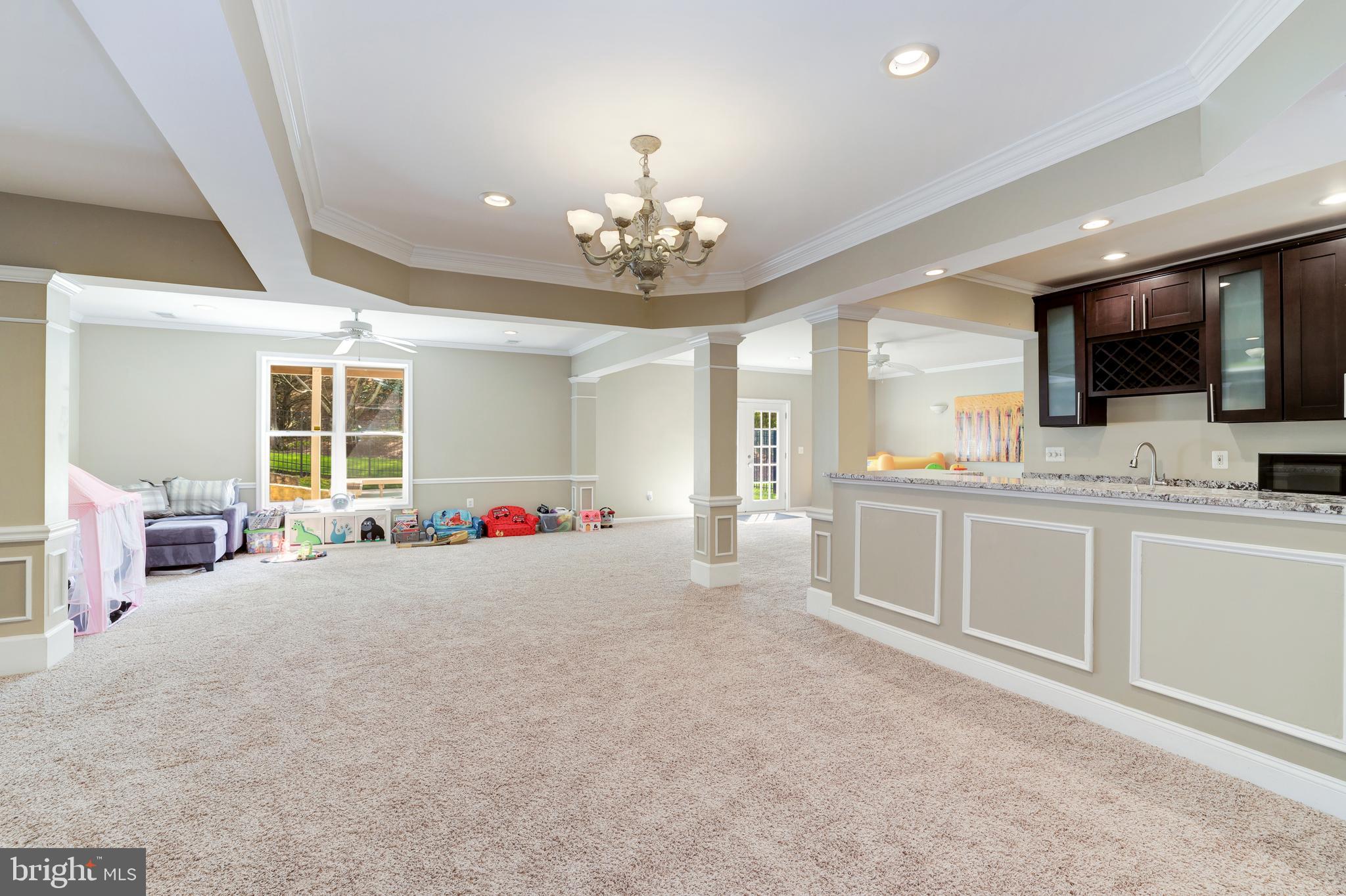 MCLEAN HUNDRED - Residential