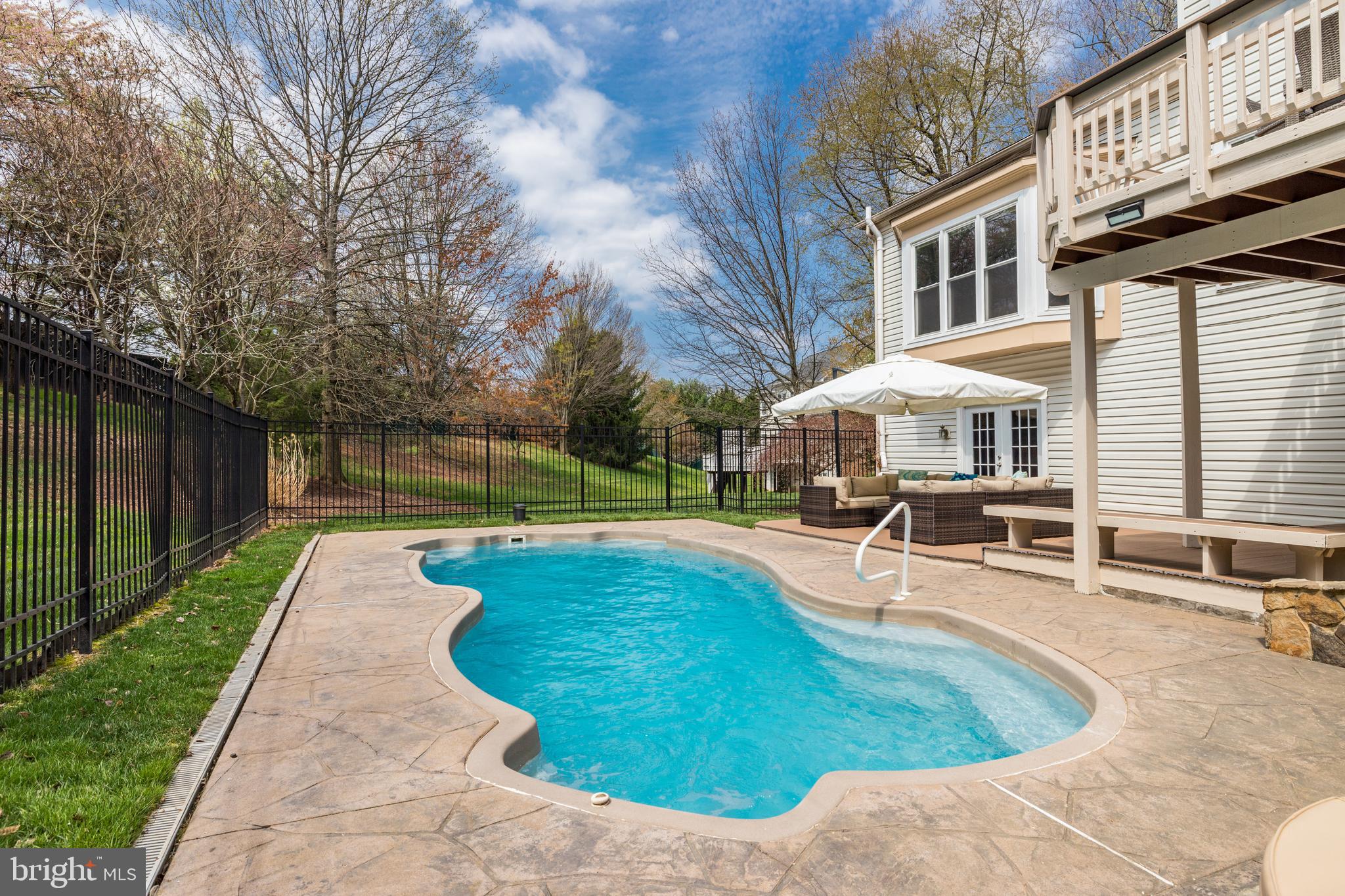 MCLEAN HUNDRED - Residential