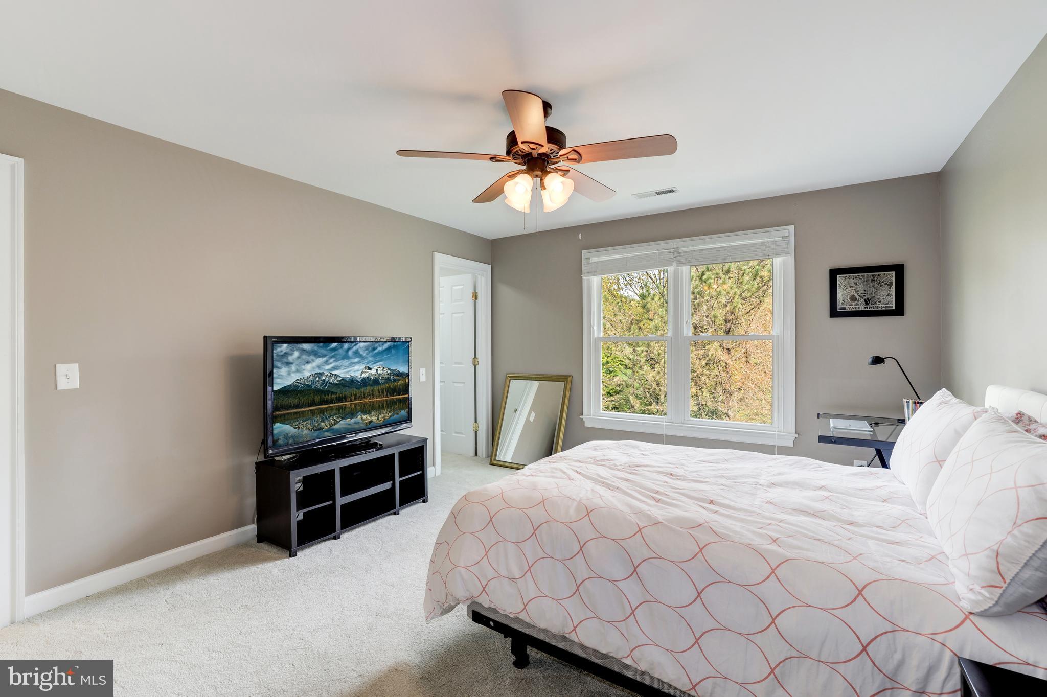 MCLEAN HUNDRED - Residential