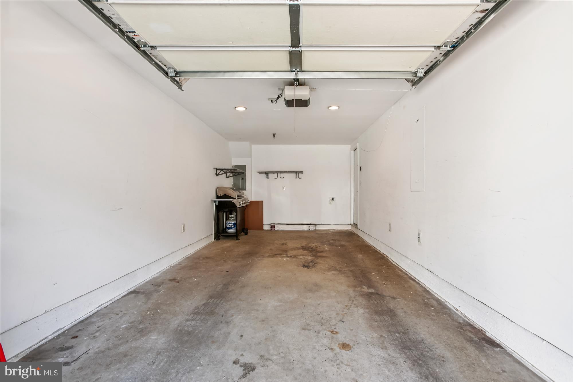 GROVETON WOODS - Residential Lease